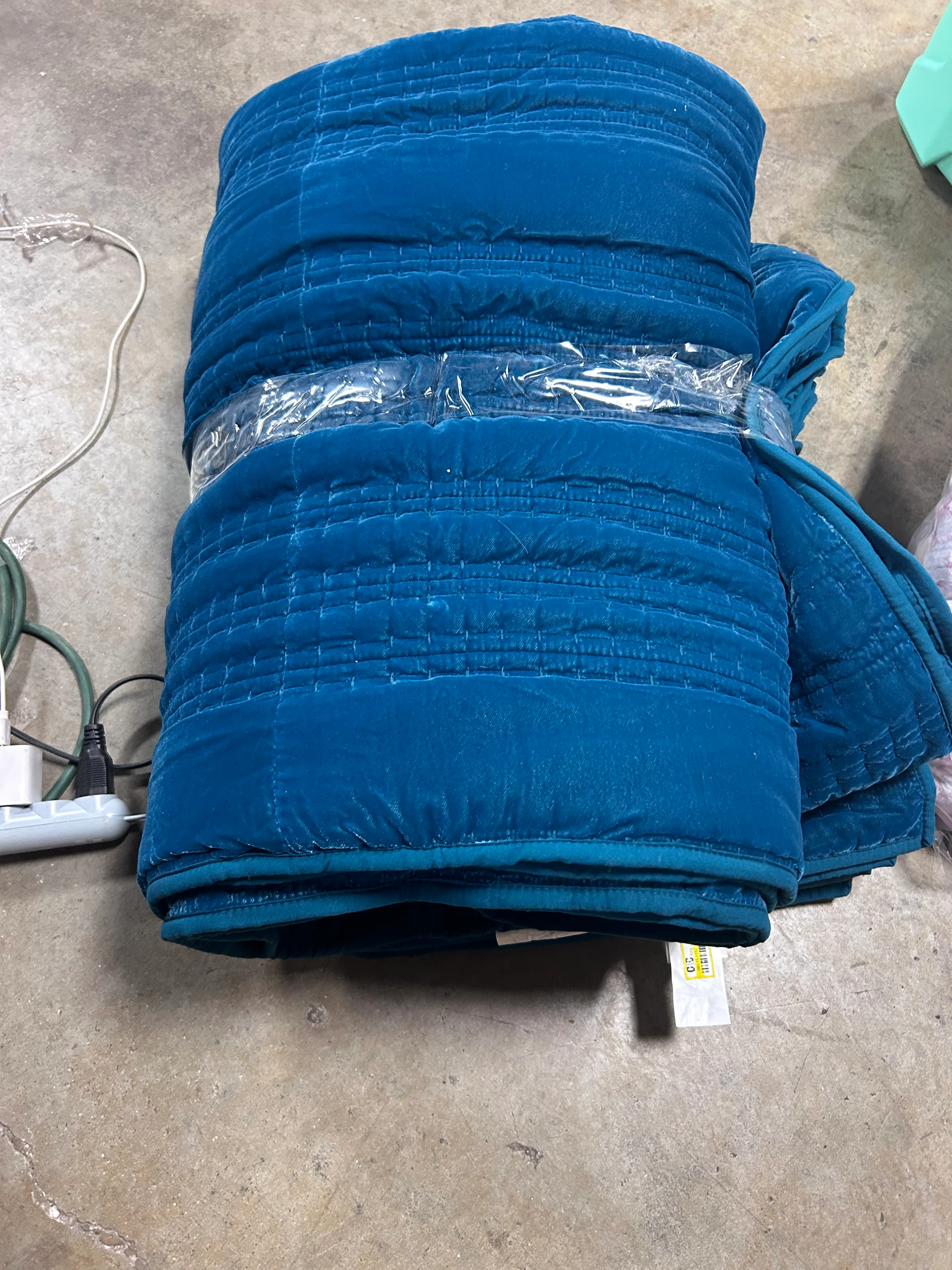 King Lofty Velvet Quilt Dark Teal Blue - Image 5