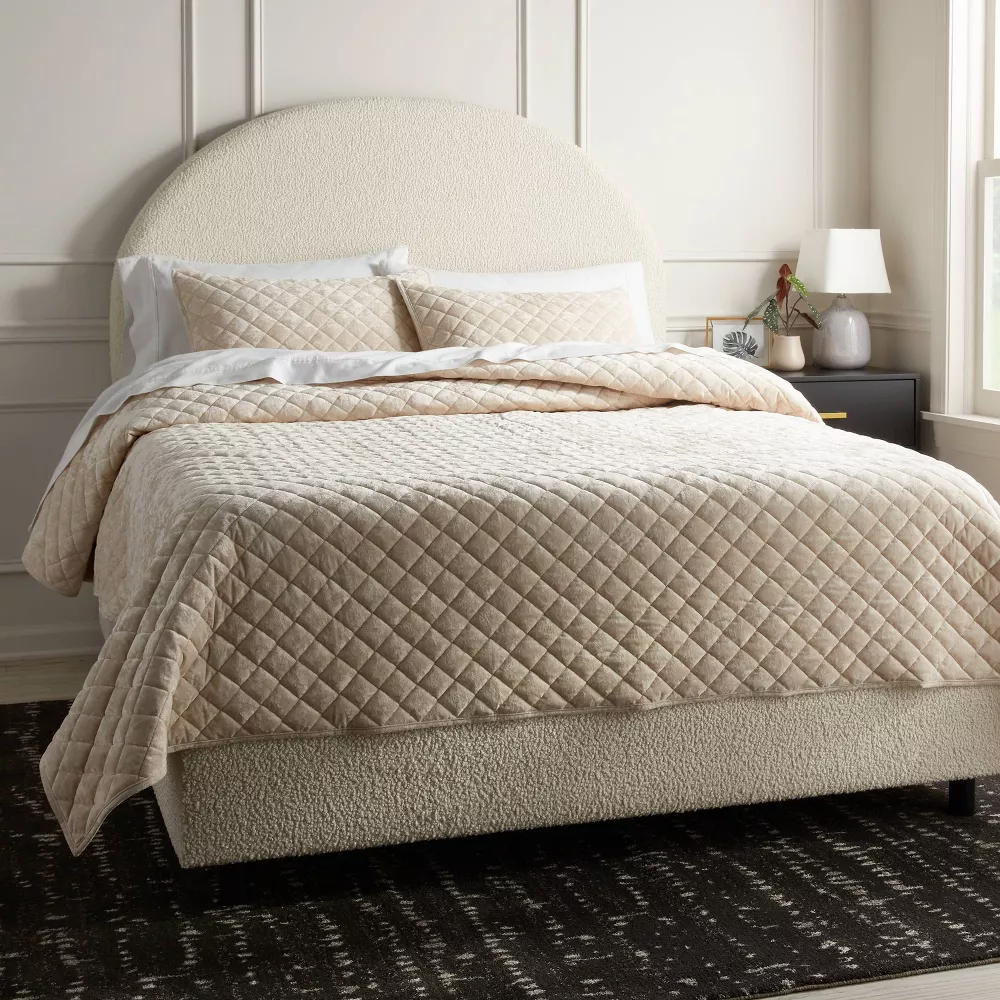 King Luxe Diamond Stitch Velvet Quilt Khaki - Image 3