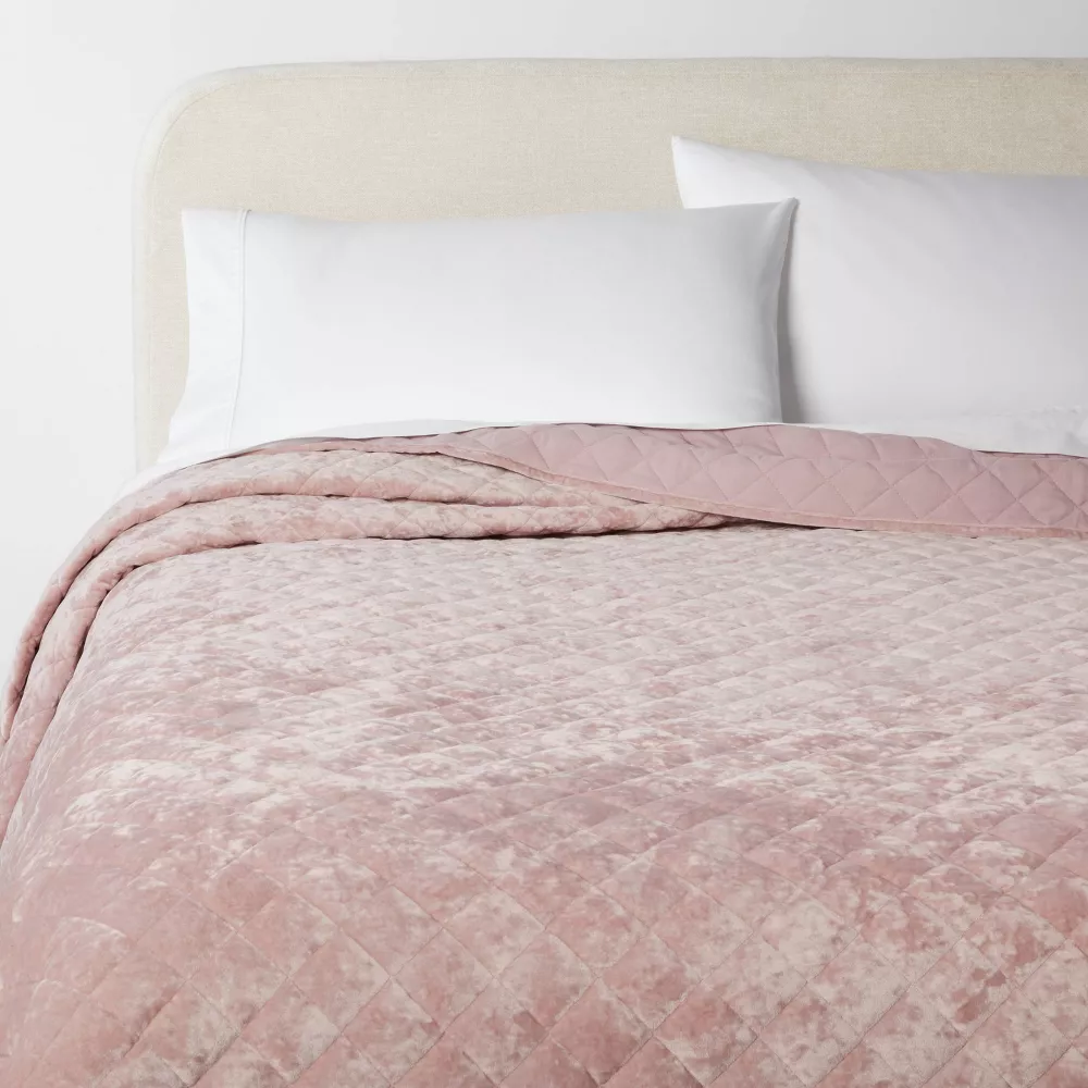 King Luxe Diamond Stitch Velvet Quilt Mauve