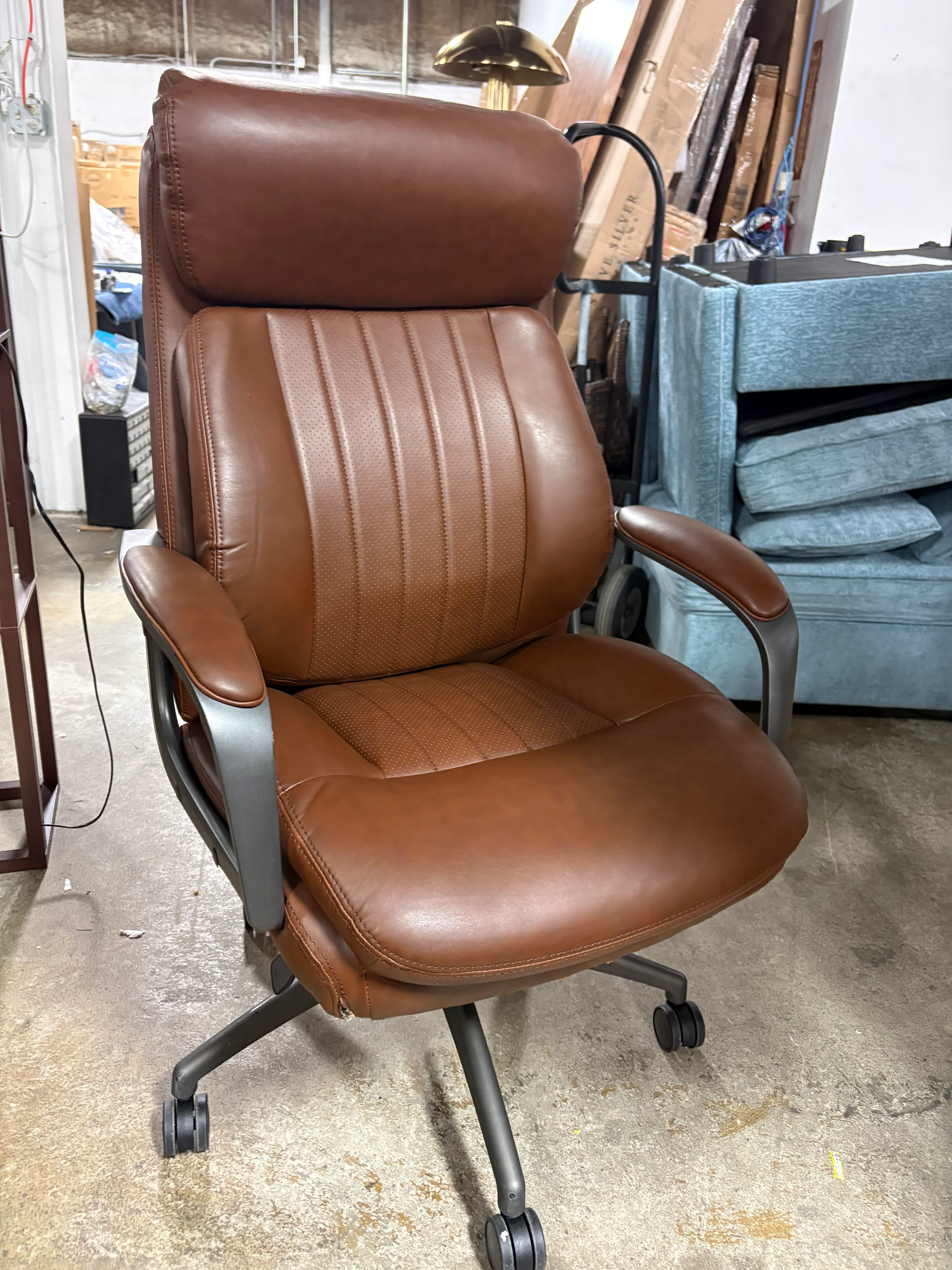 La-Z-Boy Nova Executive Office Chair Brown SHOWROOM ITEM - Image 2