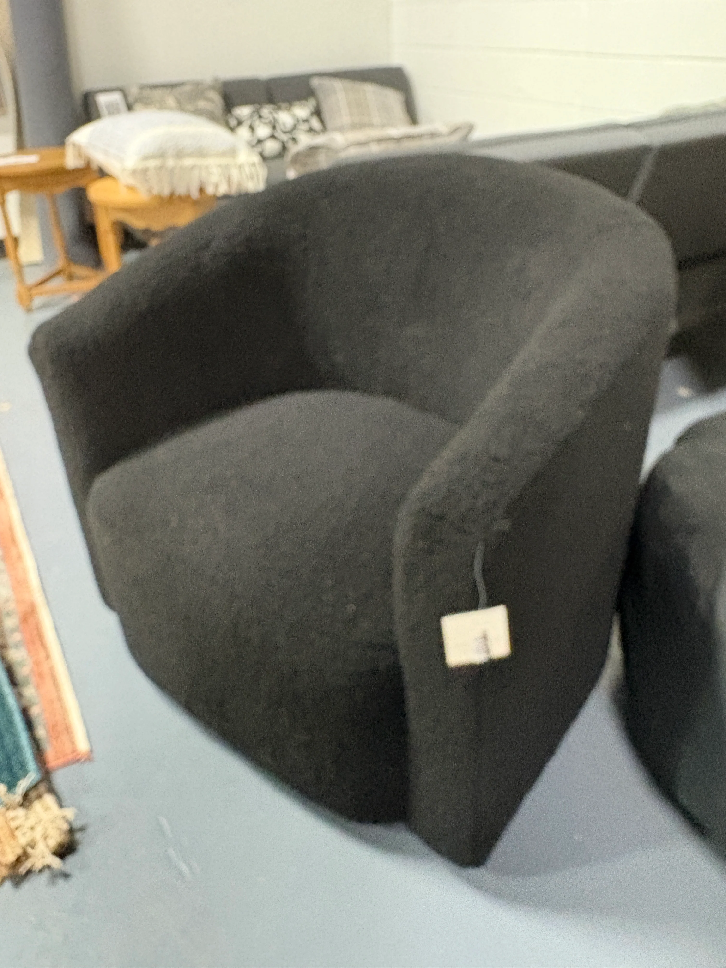 Large Aveline Swivel Chair SHOWROOM ITEM - Image 2