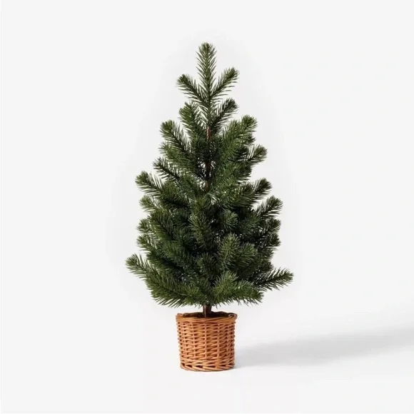 Large Pine Artificial Tree in Basket, final cut