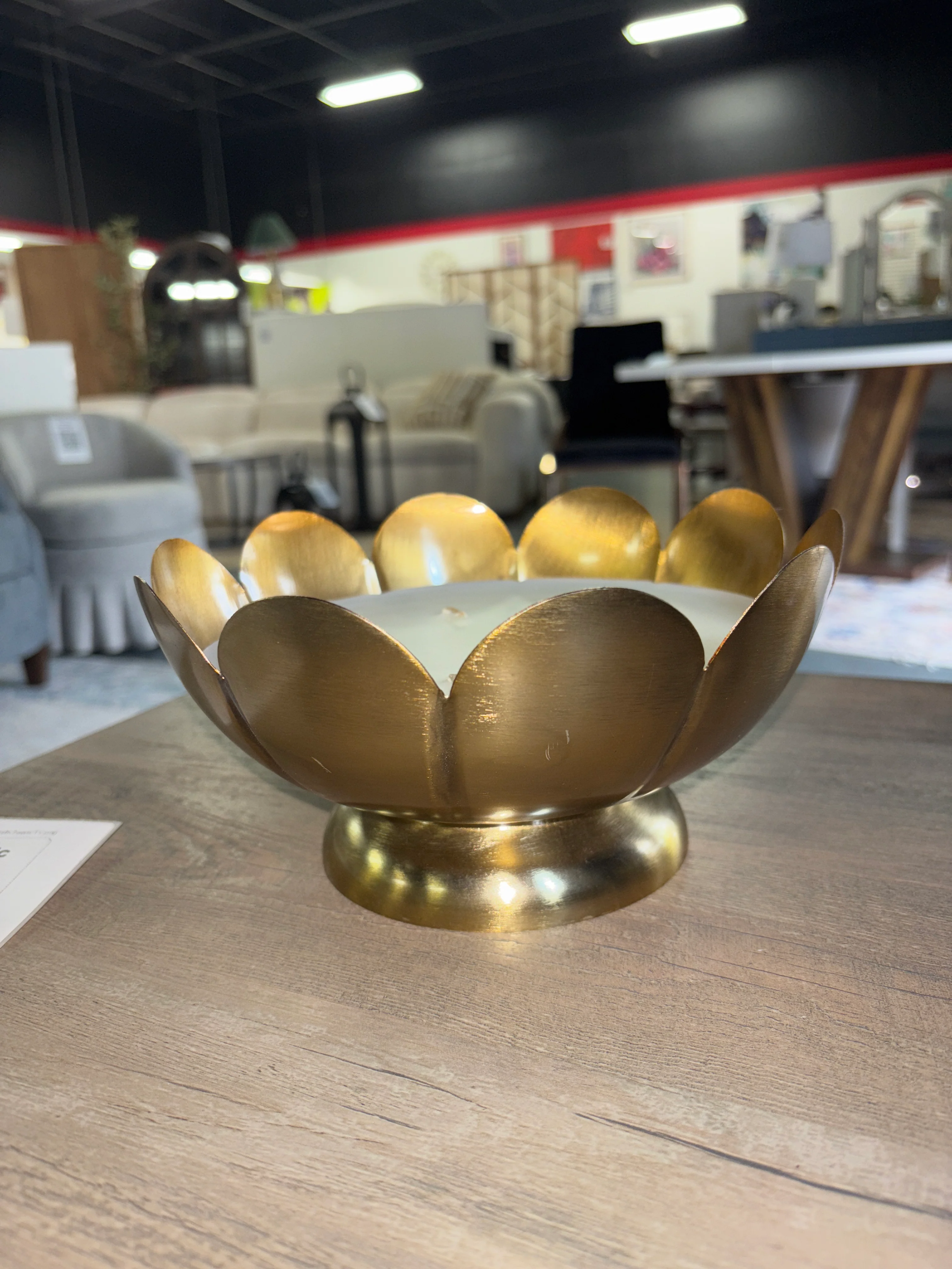 Large Scalloped Brass Footed Candle - Mulled Spice SHOWROOM ITEM - Image 2