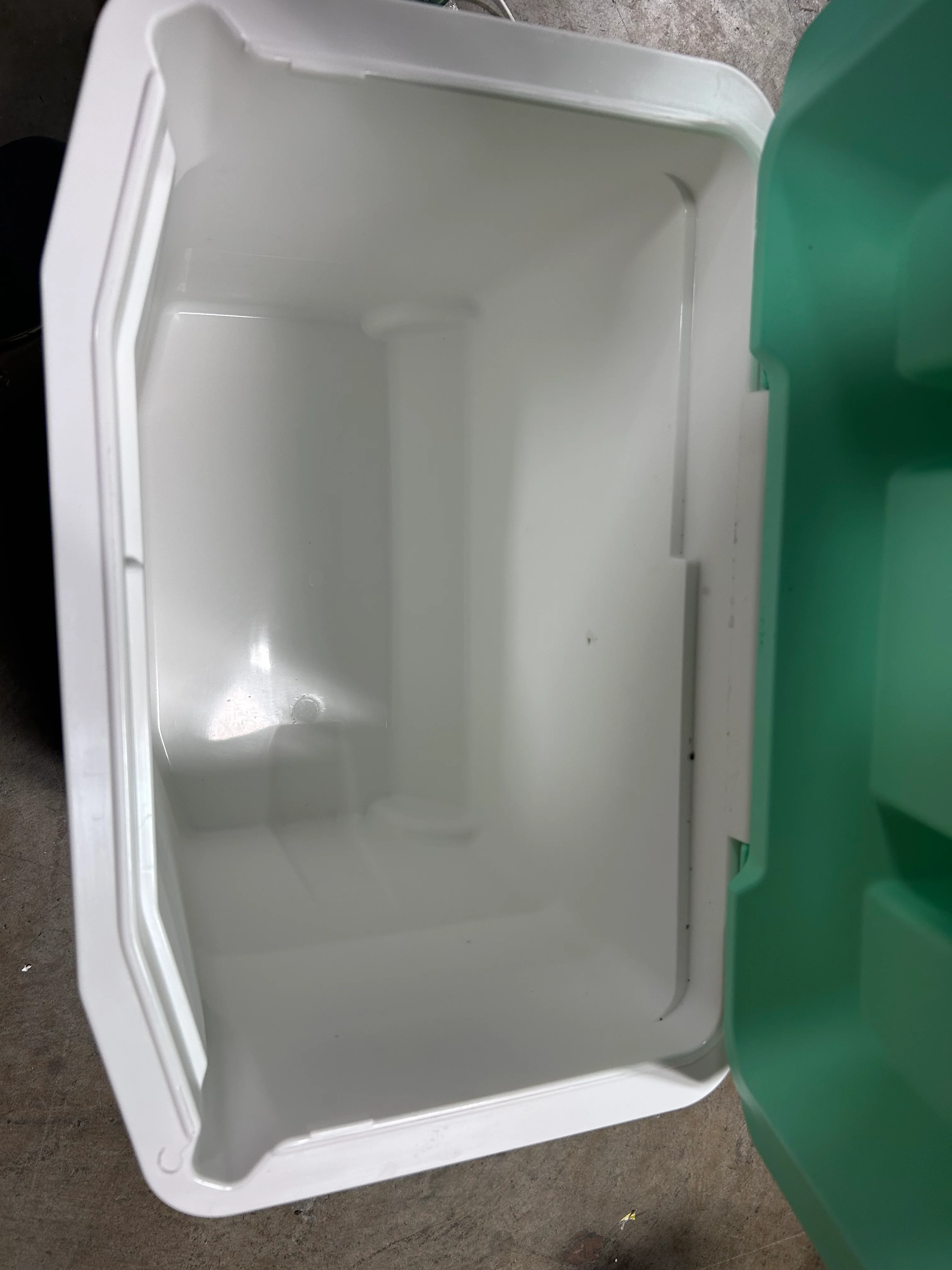 Latitude 30qt Rolling Cooler - Mint - Image 6