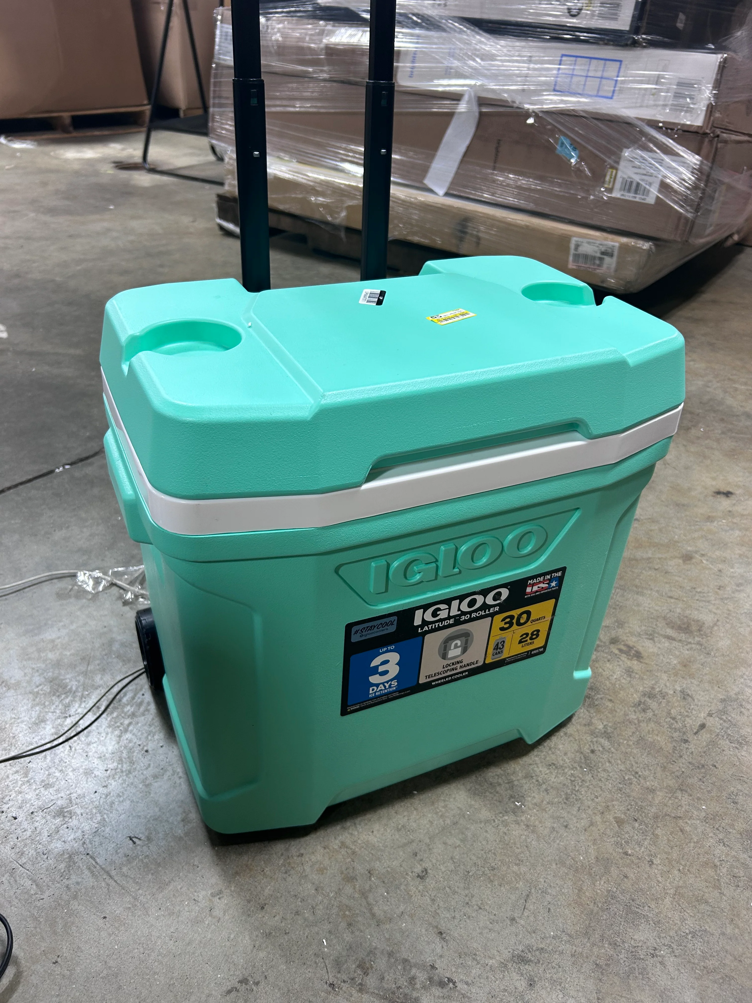 Latitude 30qt Rolling Cooler - Mint - Image 7