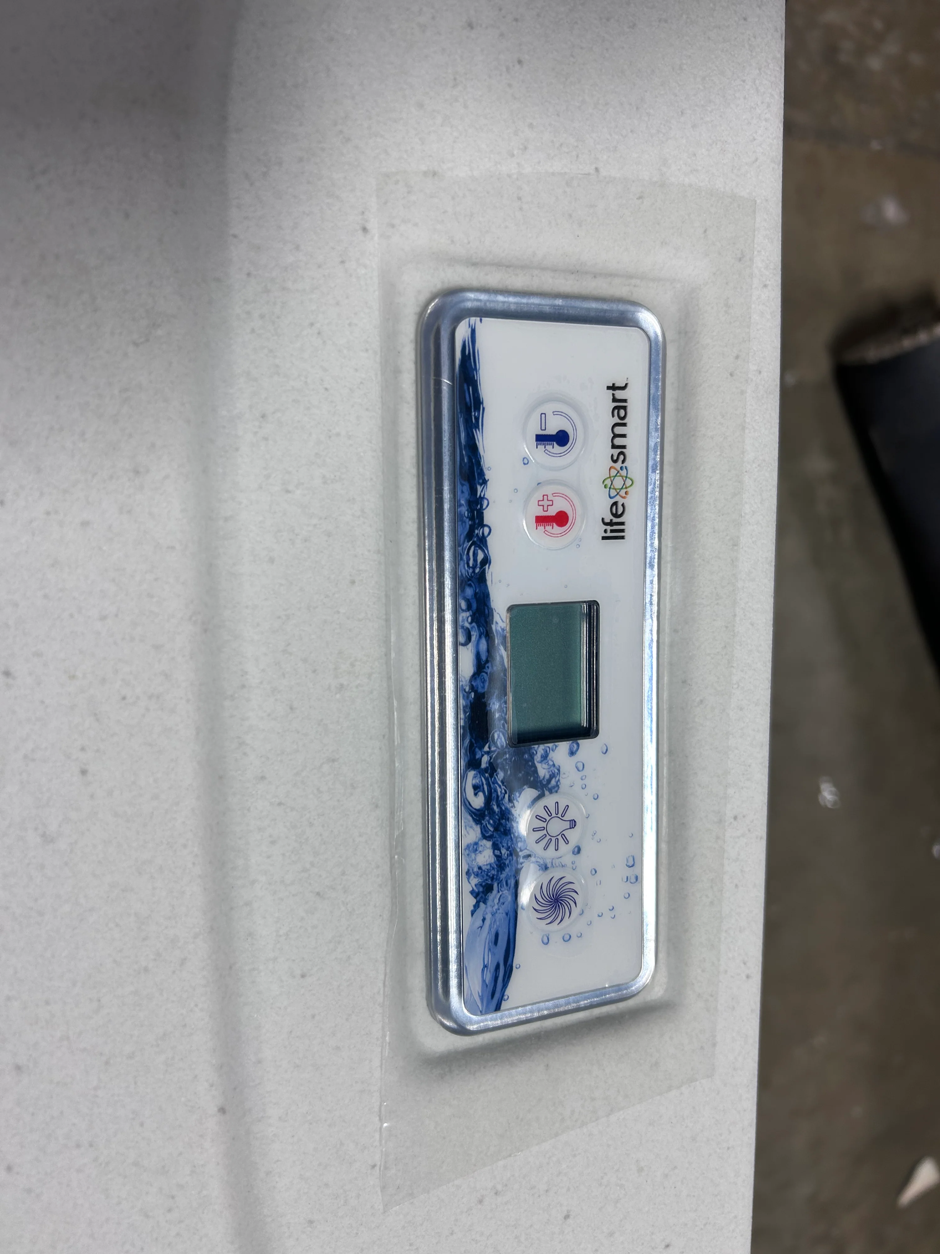 Leganza Rectangle Hot Tub with Ozonator - Image 6