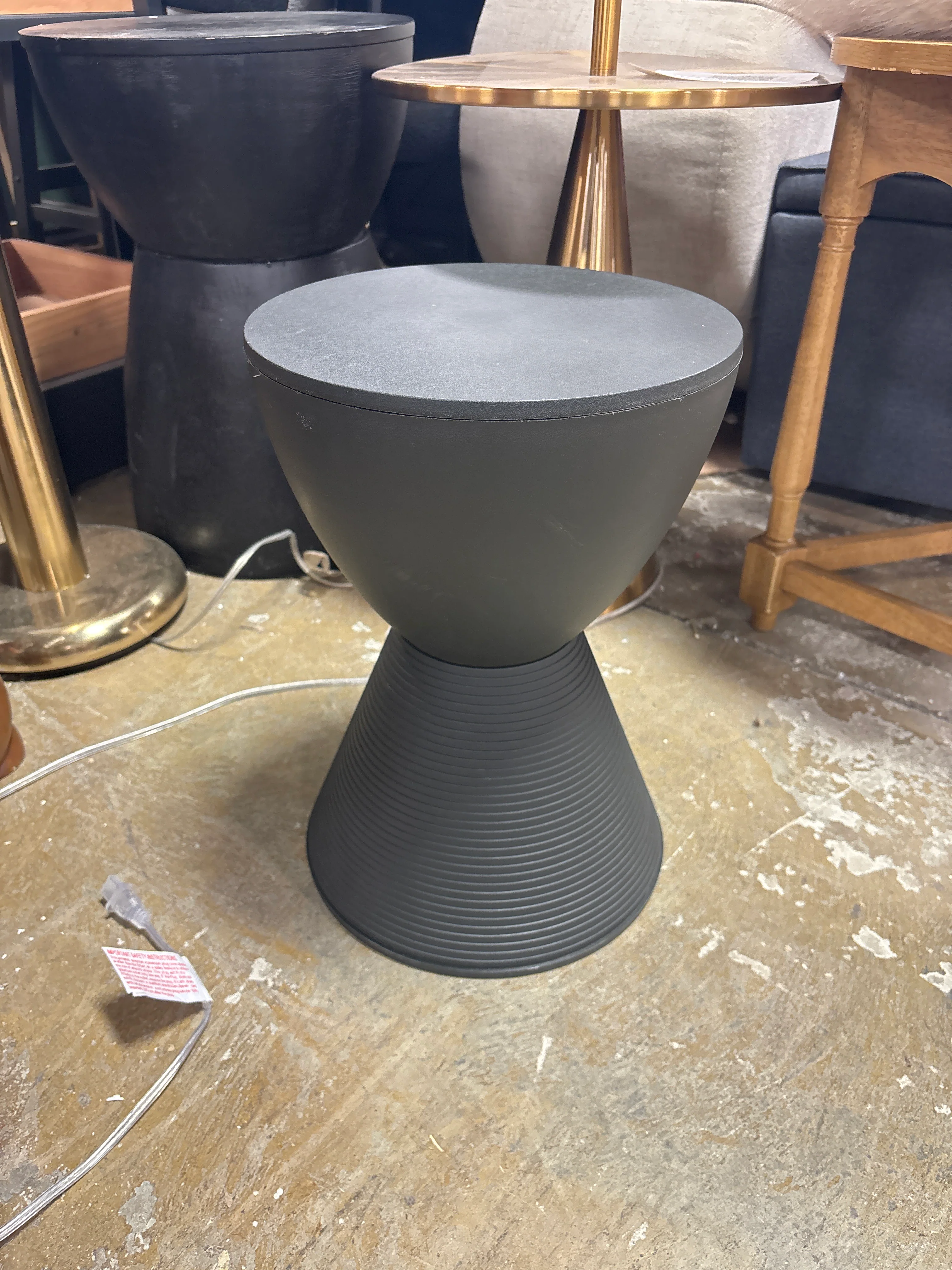LeisureMod Modern Storage Round Side End Table SHOWROOM ITEM - Image 2