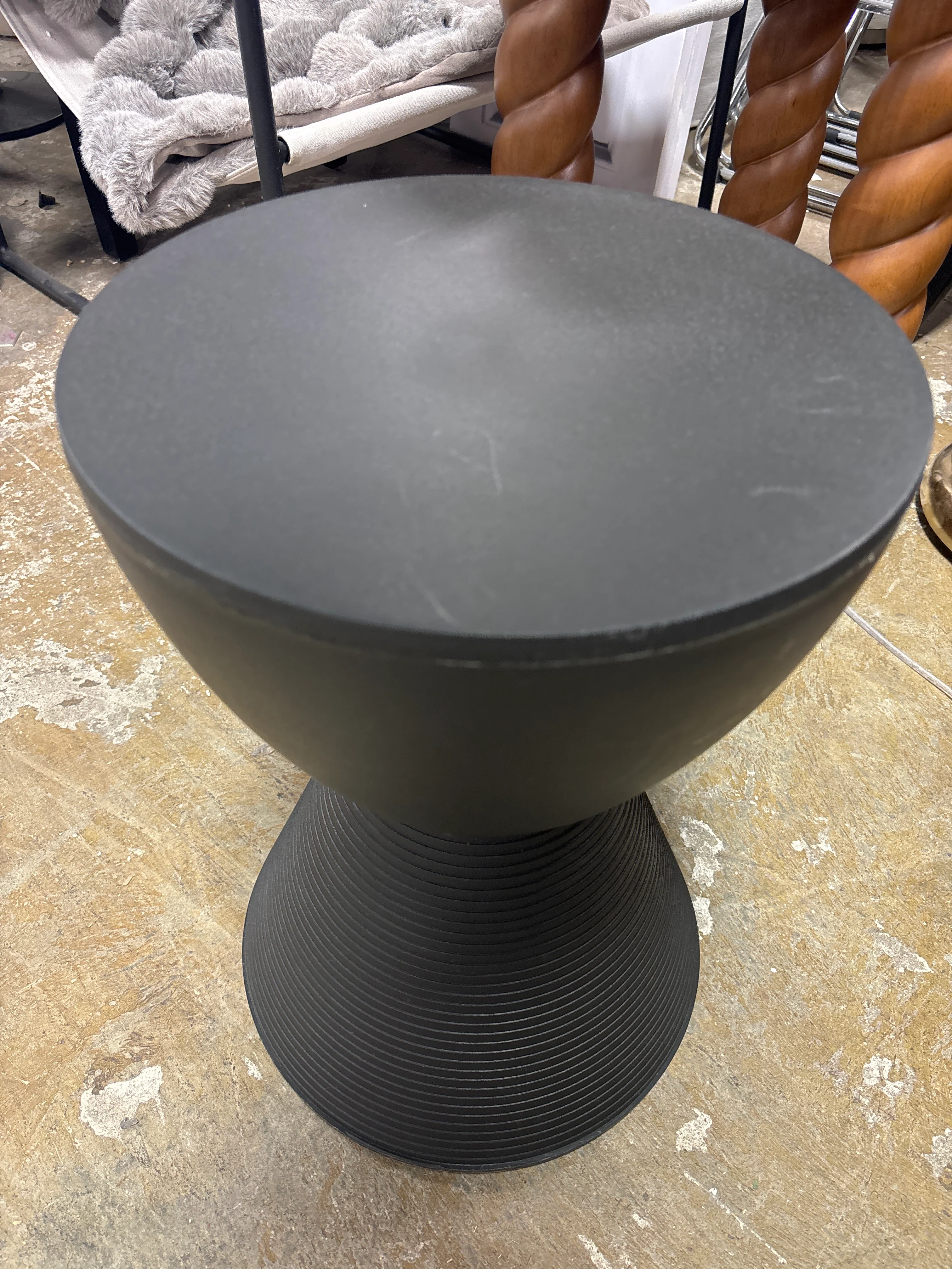 LeisureMod Modern Storage Round Side End Table SHOWROOM ITEM - Image 4