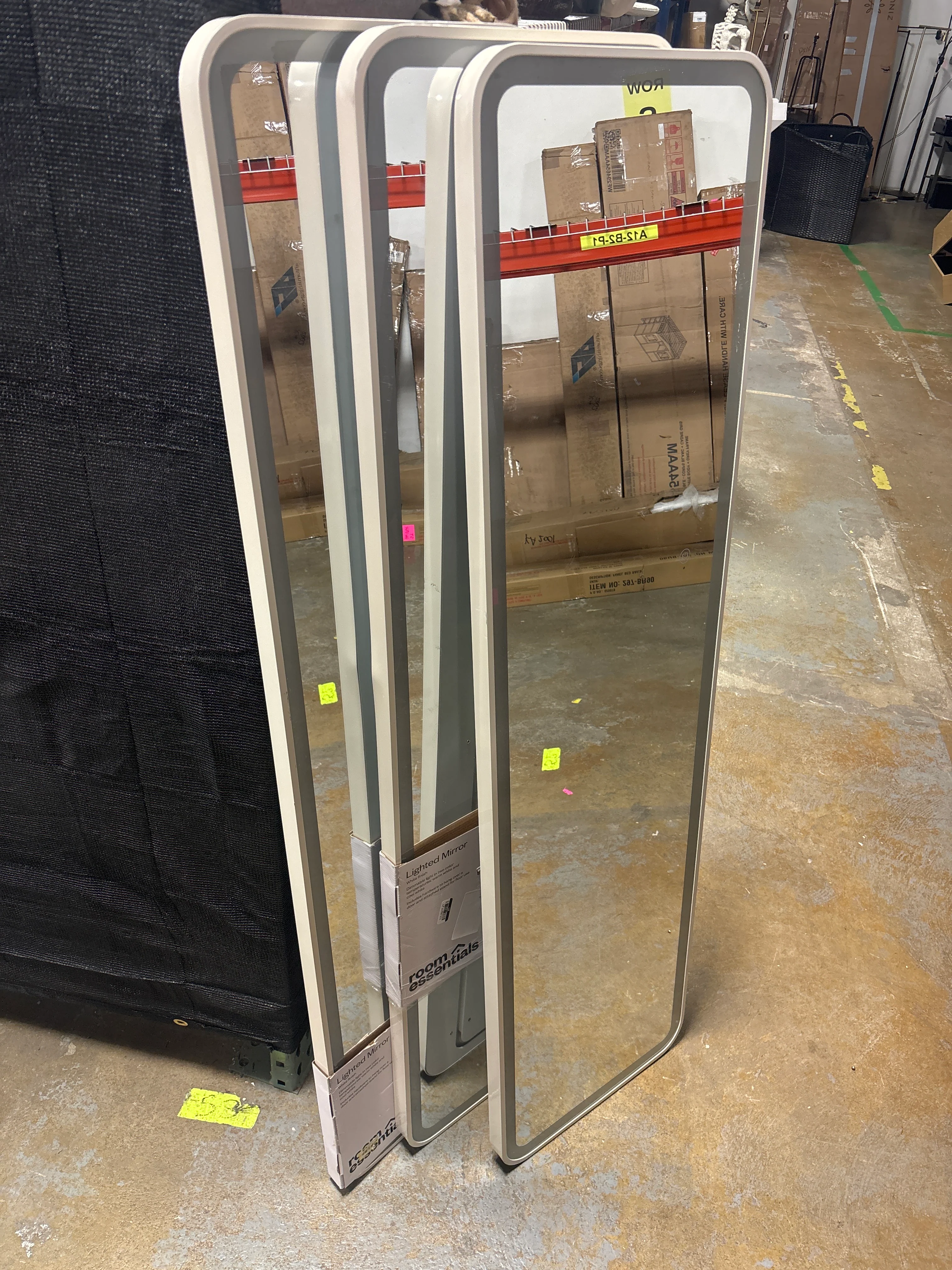 Lighted Full Length Mirror with Tech Integration SHOWROOM ITEM - Image 2