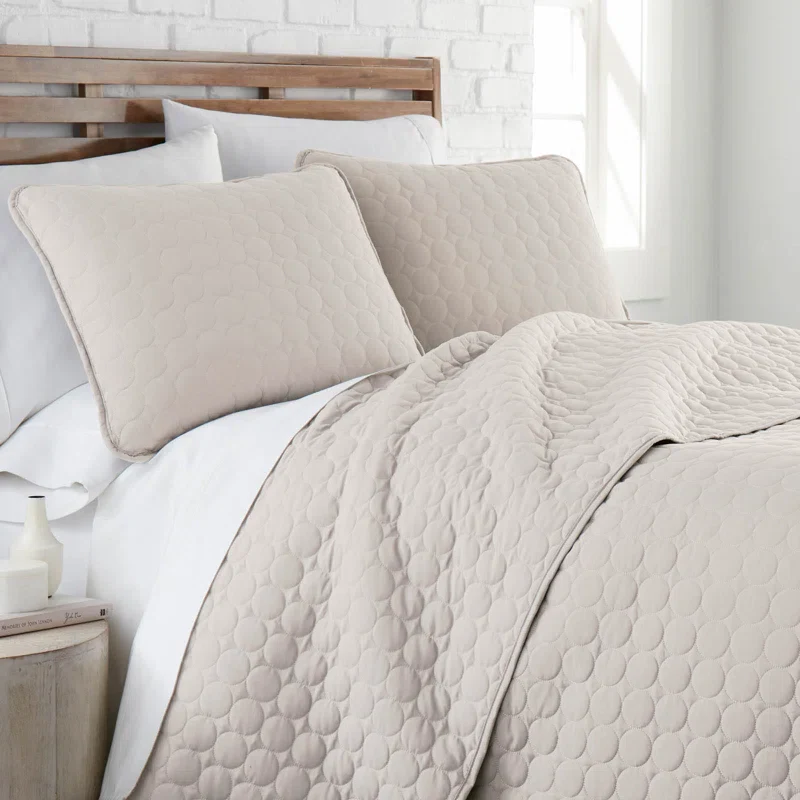 Lightweight Oversized Reversible Quilt Set with Shams King/Cali King