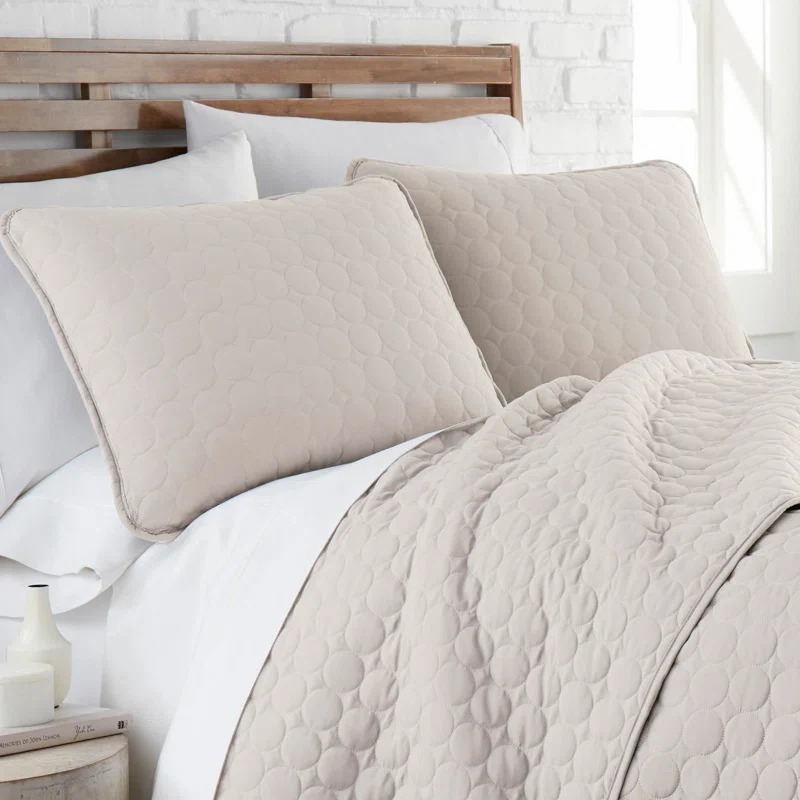 Lightweight Oversized Reversible Quilt Set with Shams King/Cali King - Image 2