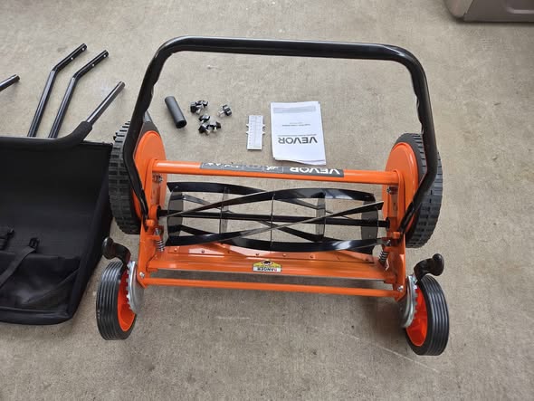 Like New Push Reel Lawn Mower - Image 3