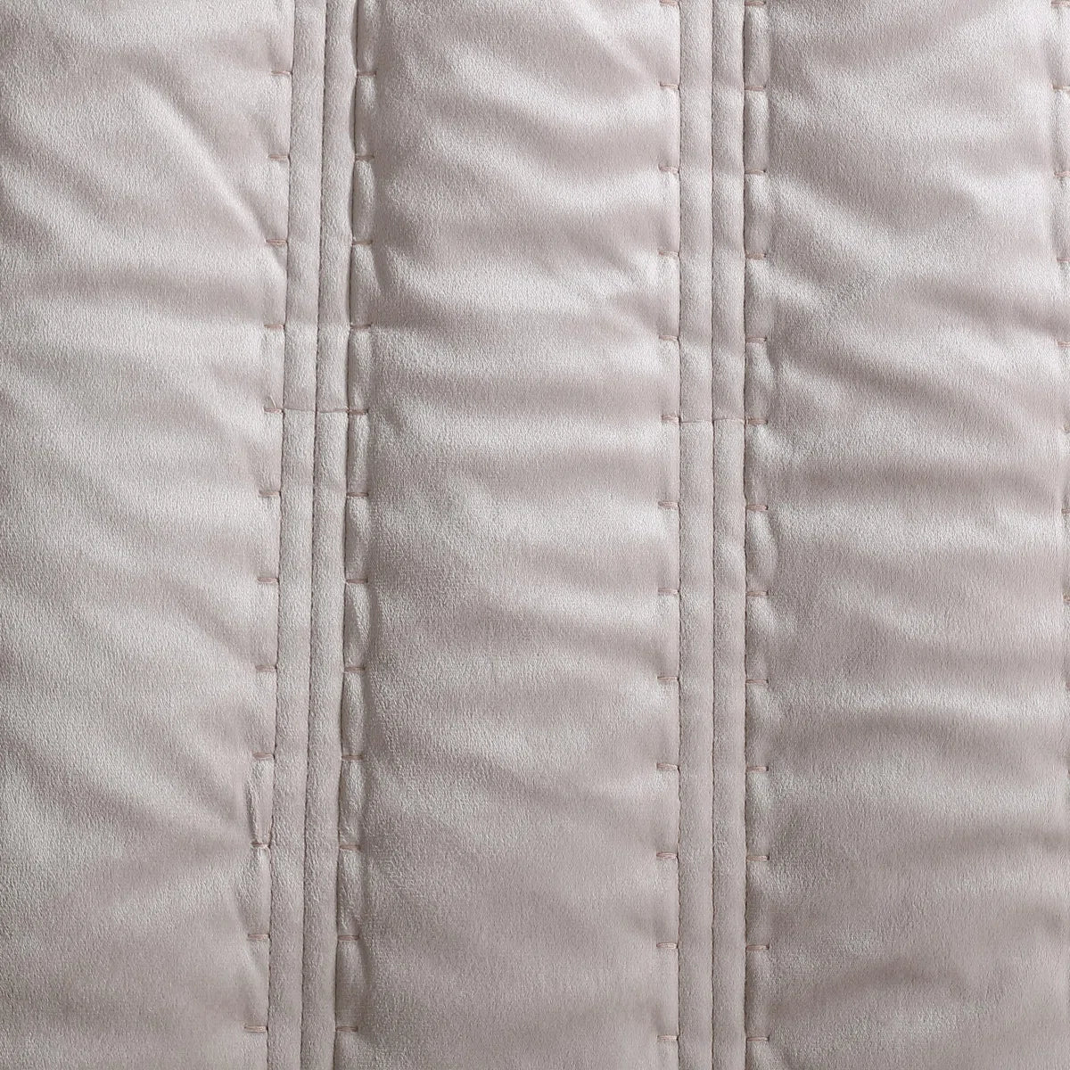 Linear Stitch Solid Quilt Set - Image 2