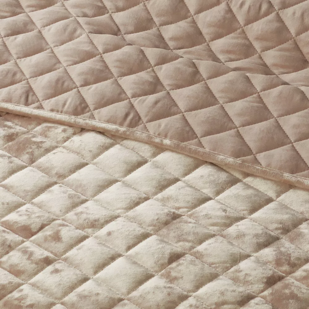 Luxe Diamond Stitch Velvet Quilt, full/queen - Image 2