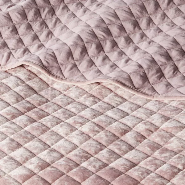 Luxe Diamond Stitch Velvet Quilt - King - Image 2