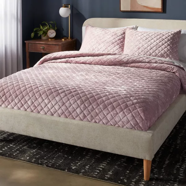 Luxe Diamond Stitch Velvet Quilt - King - Image 3