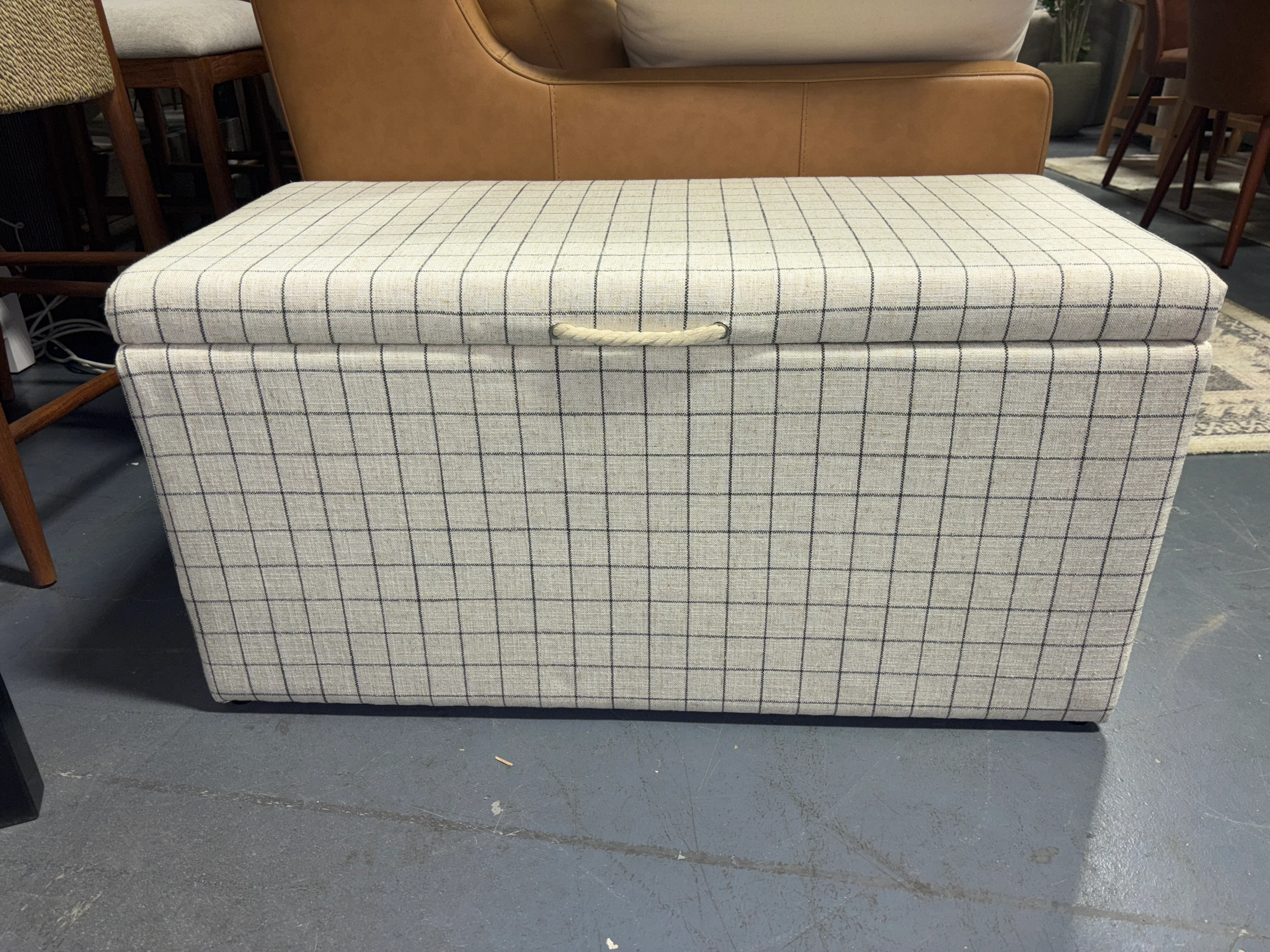 Lynwood Upholstered Storage Bench - Window Pane SHOWROOM ITEM - Image 2