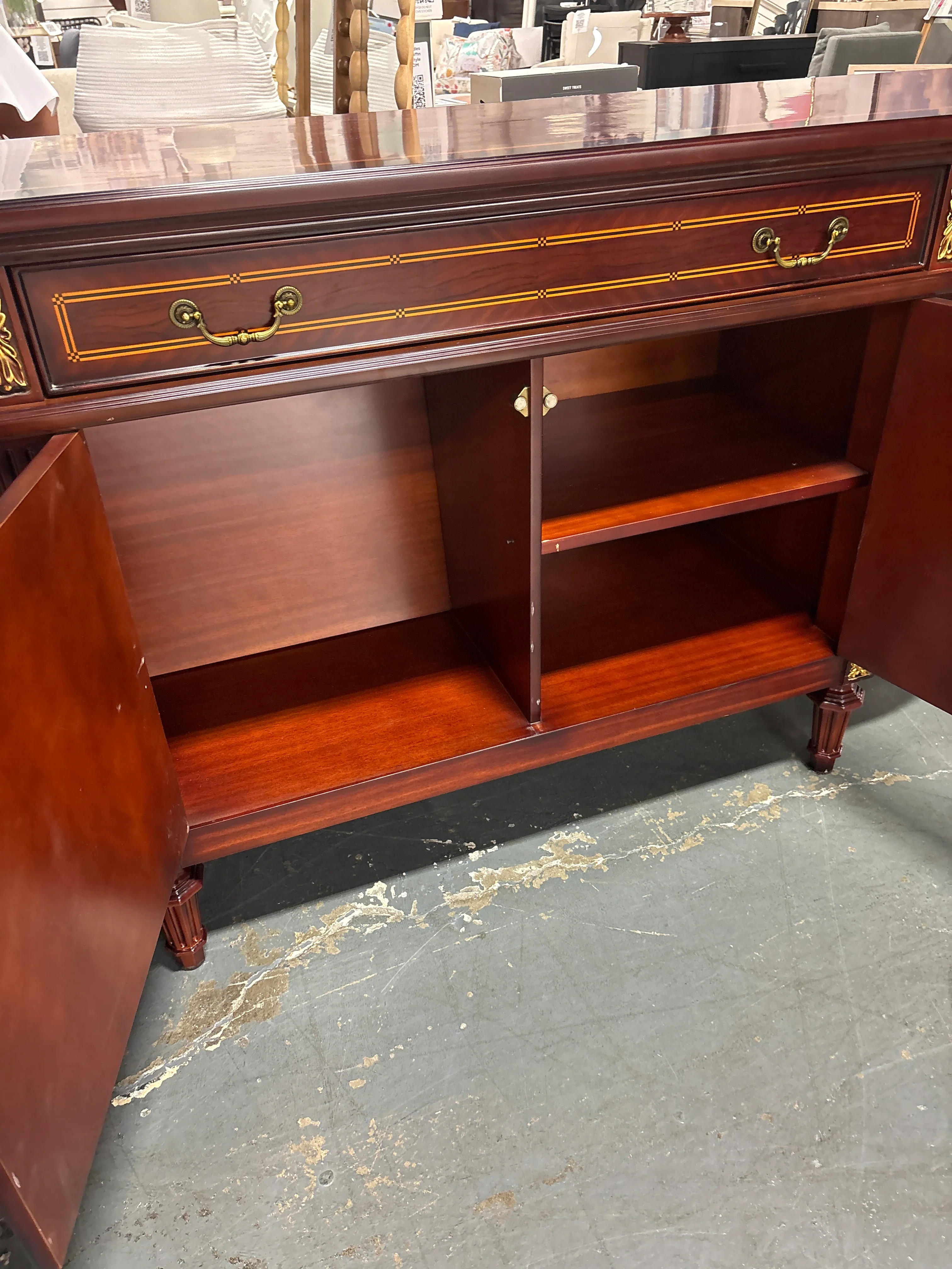 Mahogany Sideboard SHOWROOM ITEM - Image 3