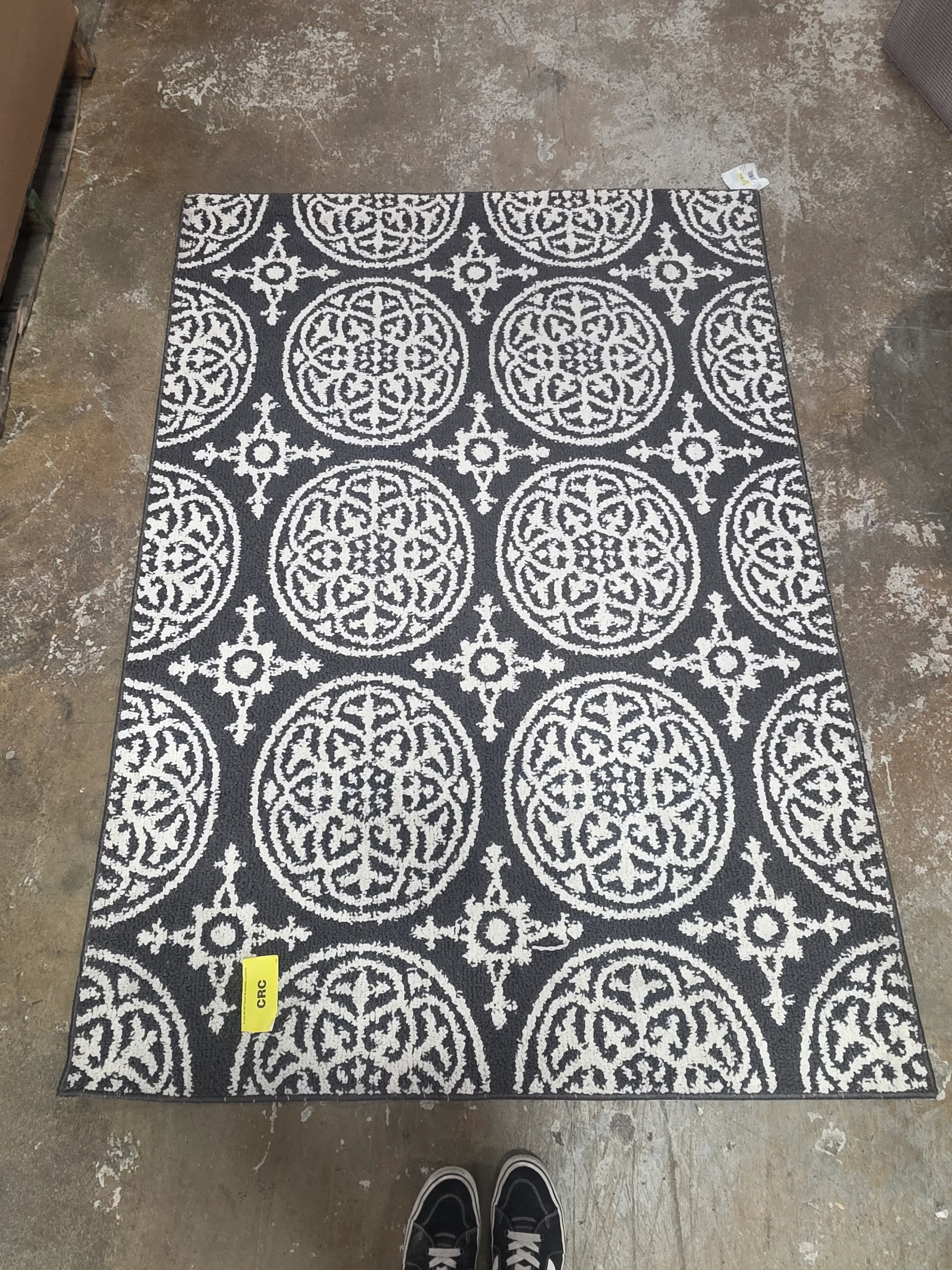 Medallion Washable Tufted And Hooked Rug 4'x5'6" - Image 4