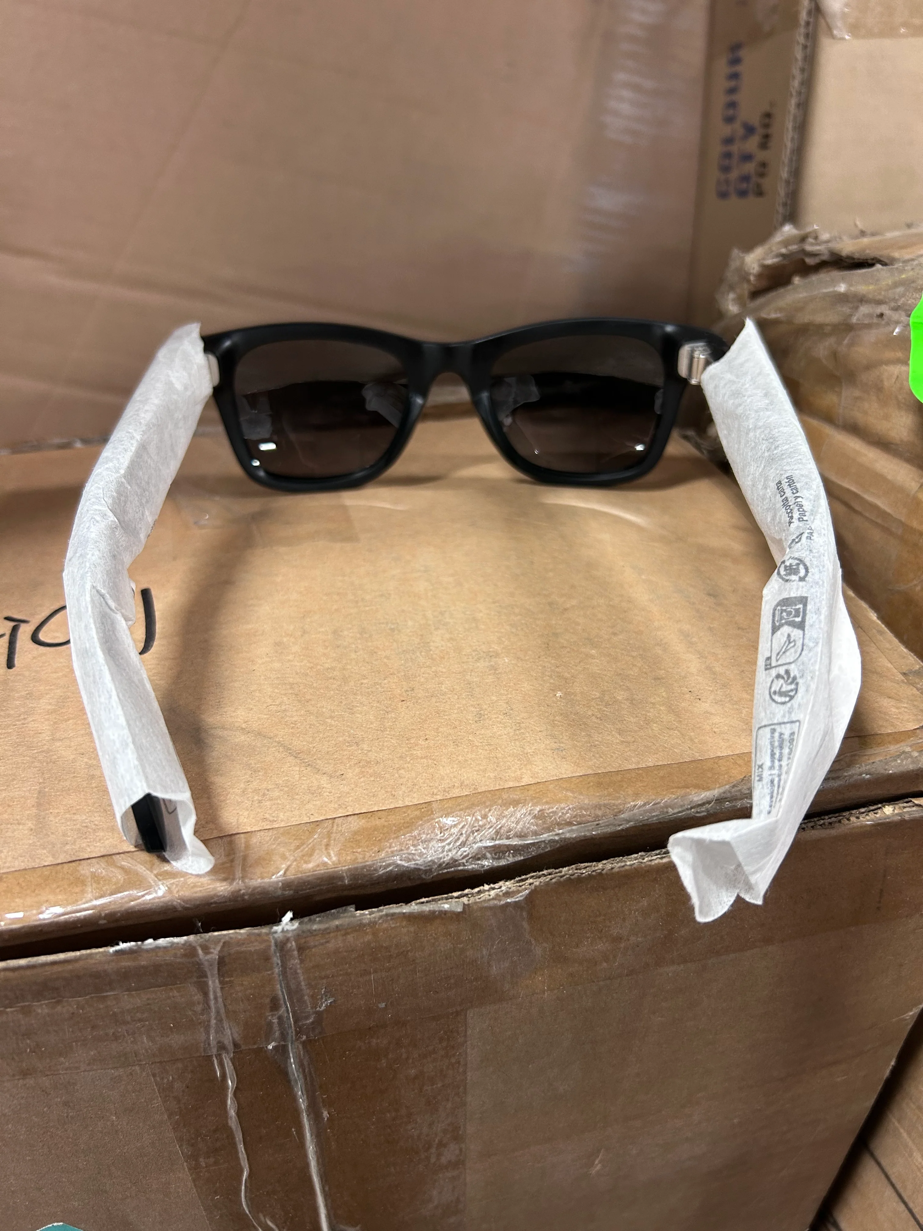Meta Wayfarer (Gen 2) - Matte Black, Polarized Gradient Graphite Lenses - Image 7