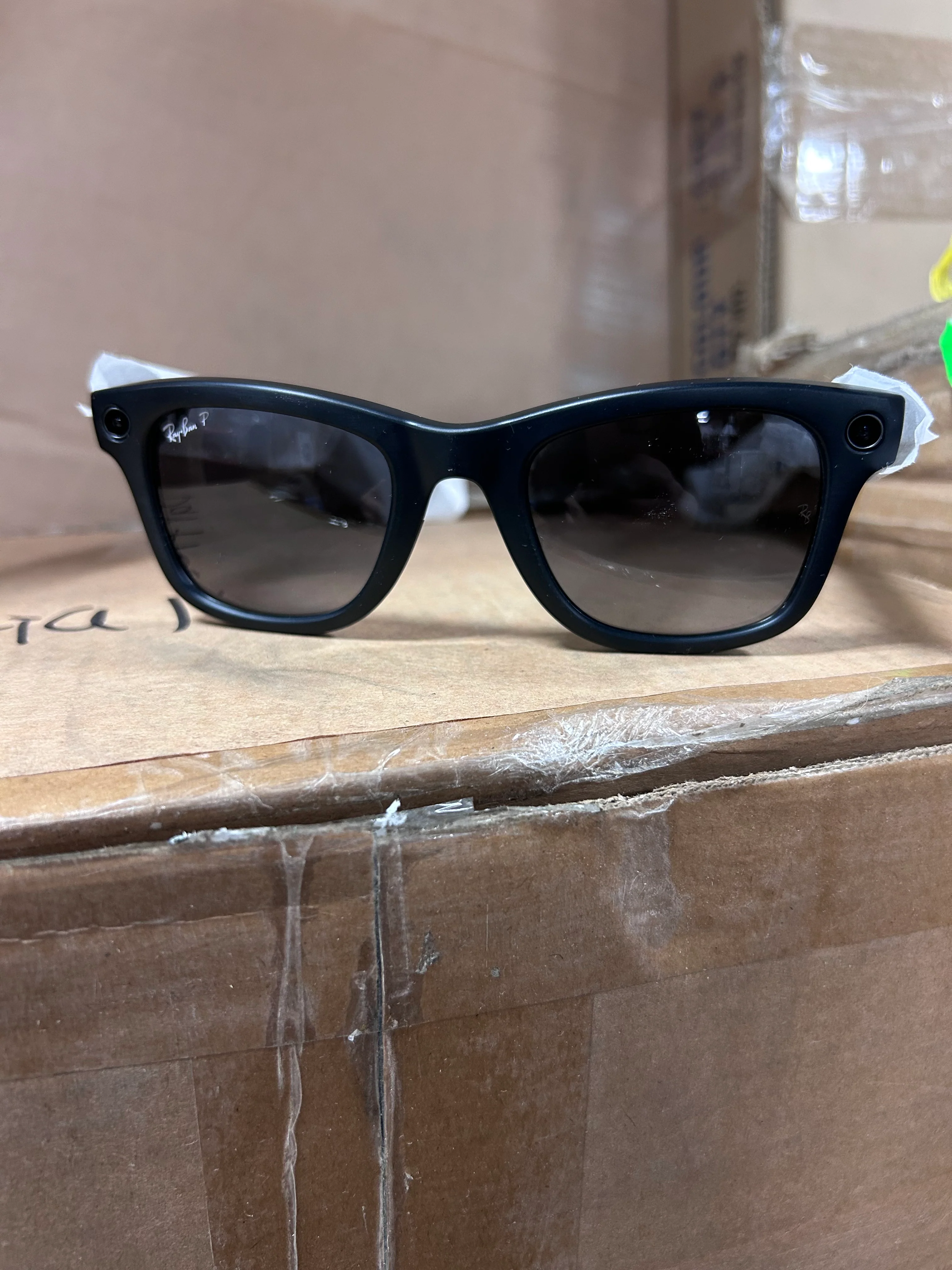 Meta Wayfarer (Gen 2) - Matte Black, Polarized Gradient Graphite Lenses - Image 8