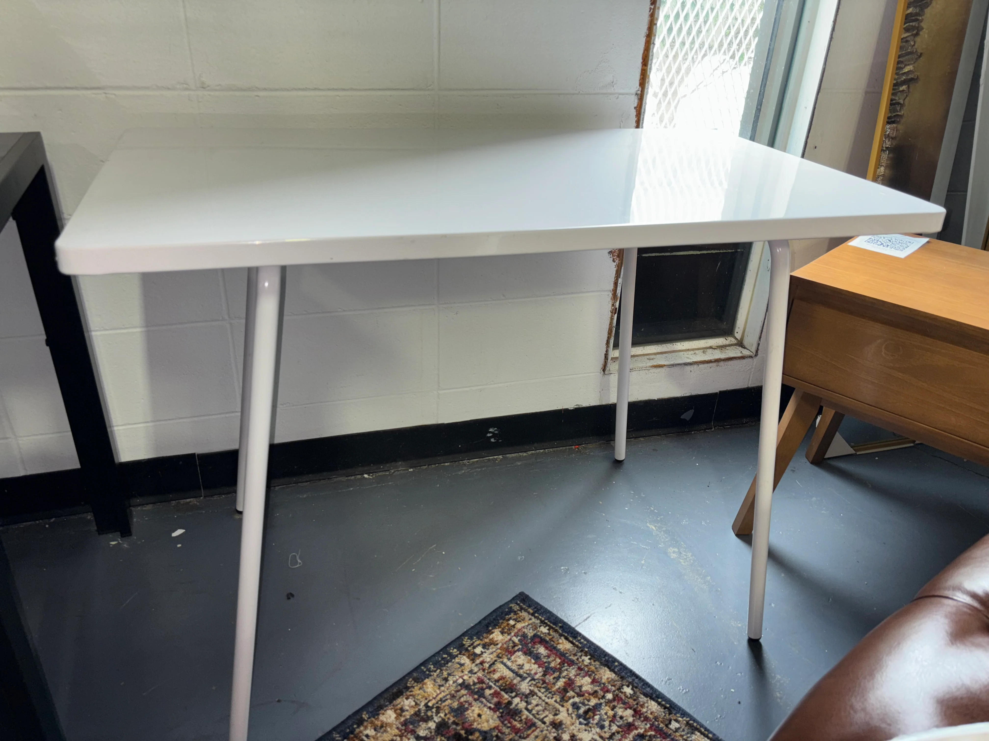 Metal Kids' Desk White SHOWROOM ITEM - Image 2