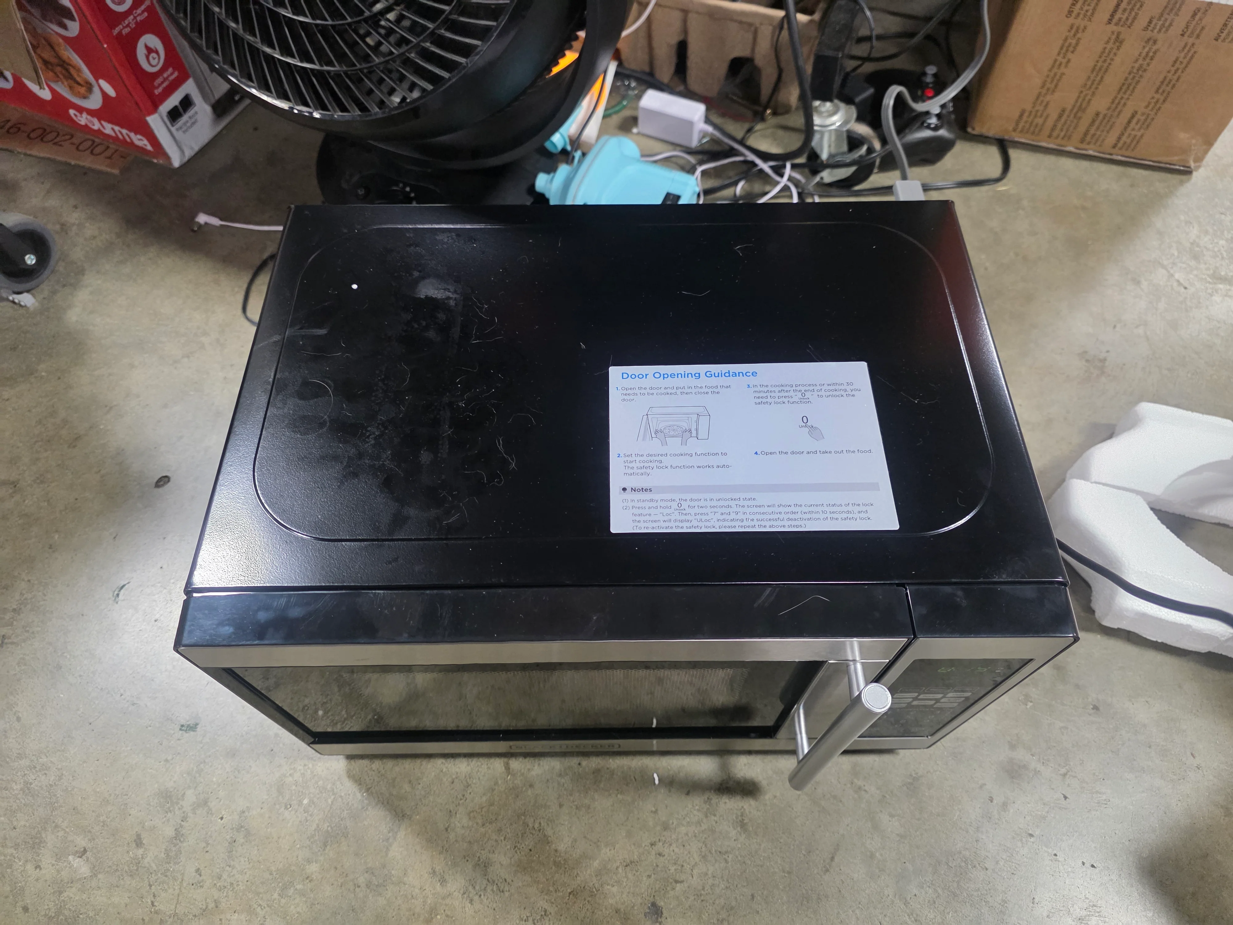 Microwave Oven - Black Countertop - Image 5
