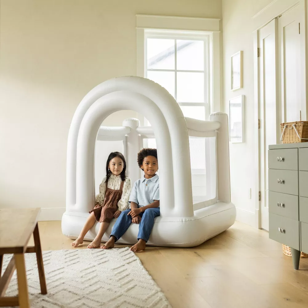 Mini Bounce House: Polyvinyl Material, Electric Blower - Image 2