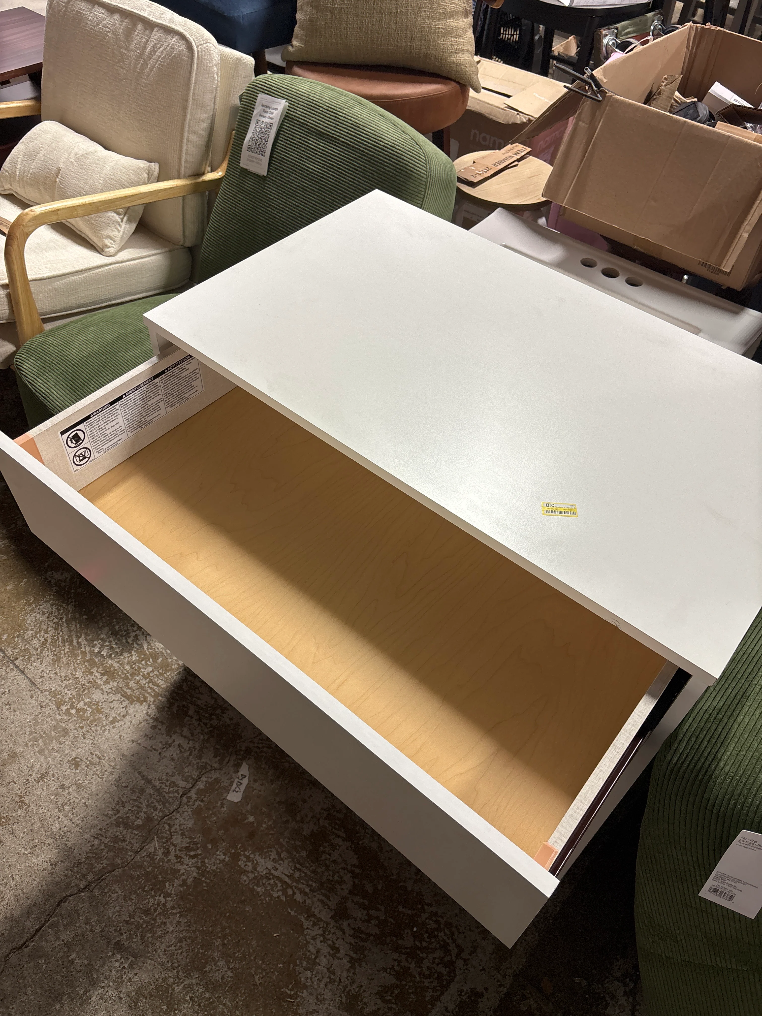 Modern 32" Wide 3 Drawer Dresser SHOWROOM ITEM - Image 3