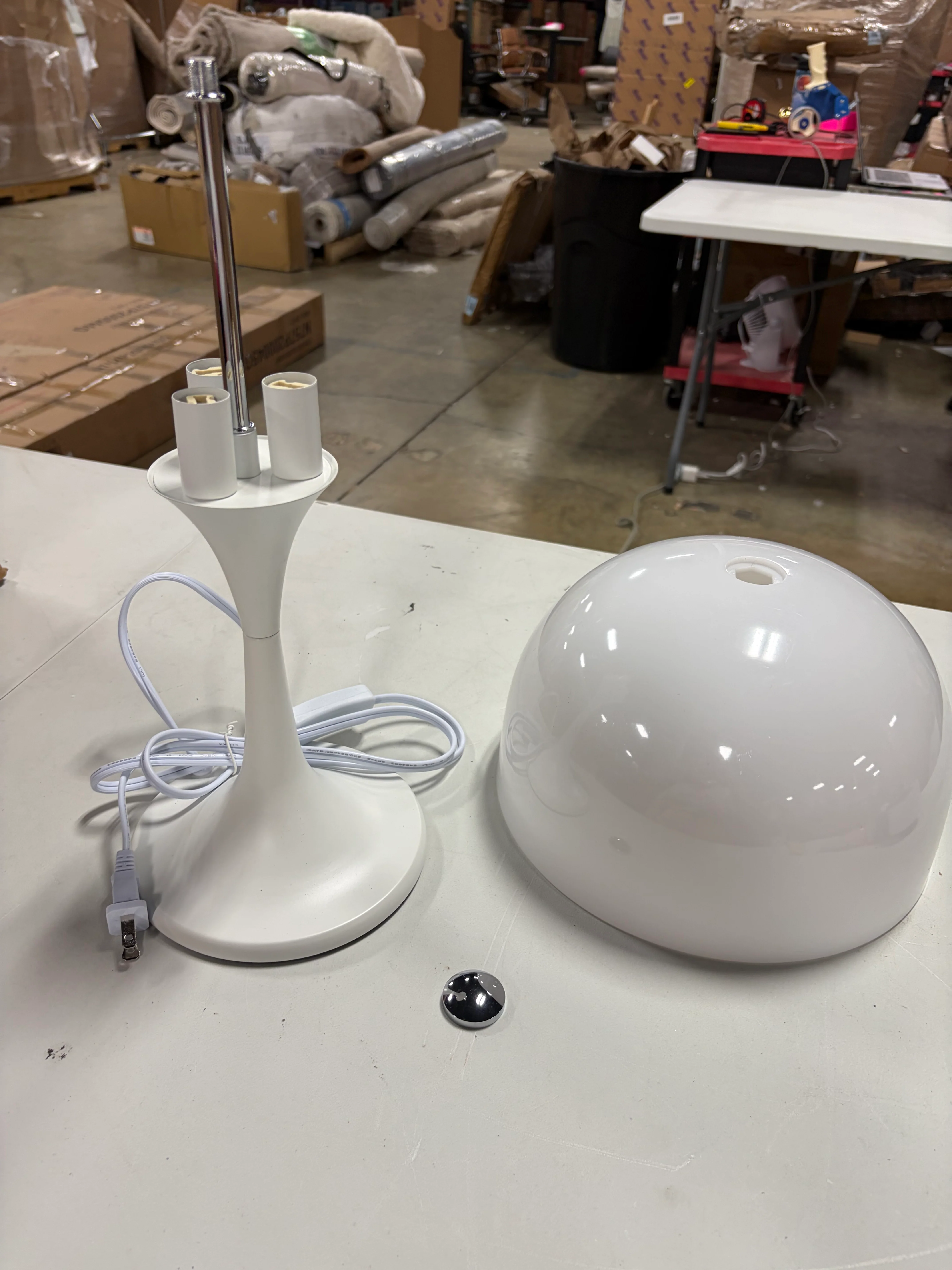 Modern Sleek Table Lamp - Image 7