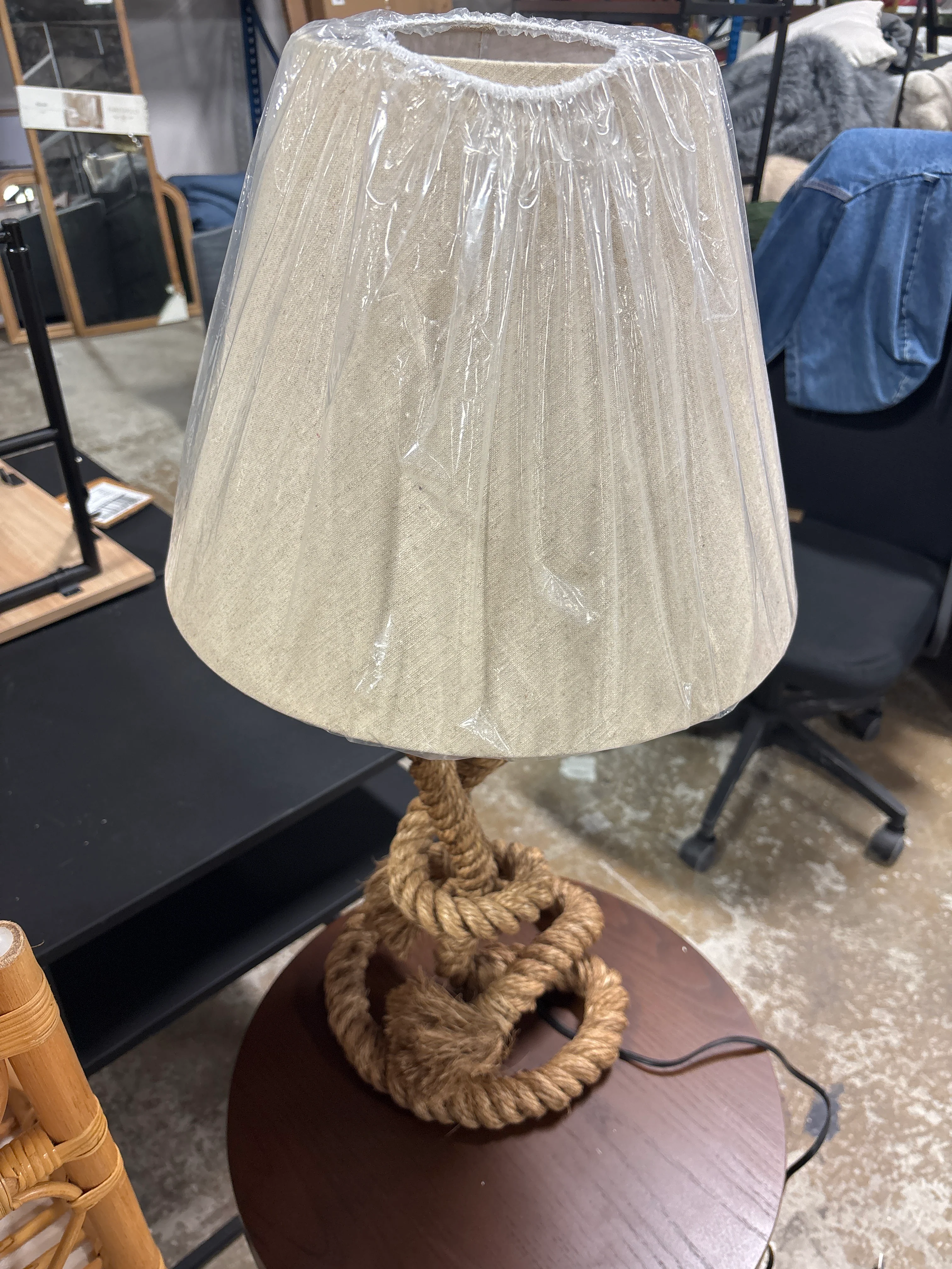 Monroe Lane Rustic Jute Rope Table Lamp SHOWROOM ITEM - Image 4