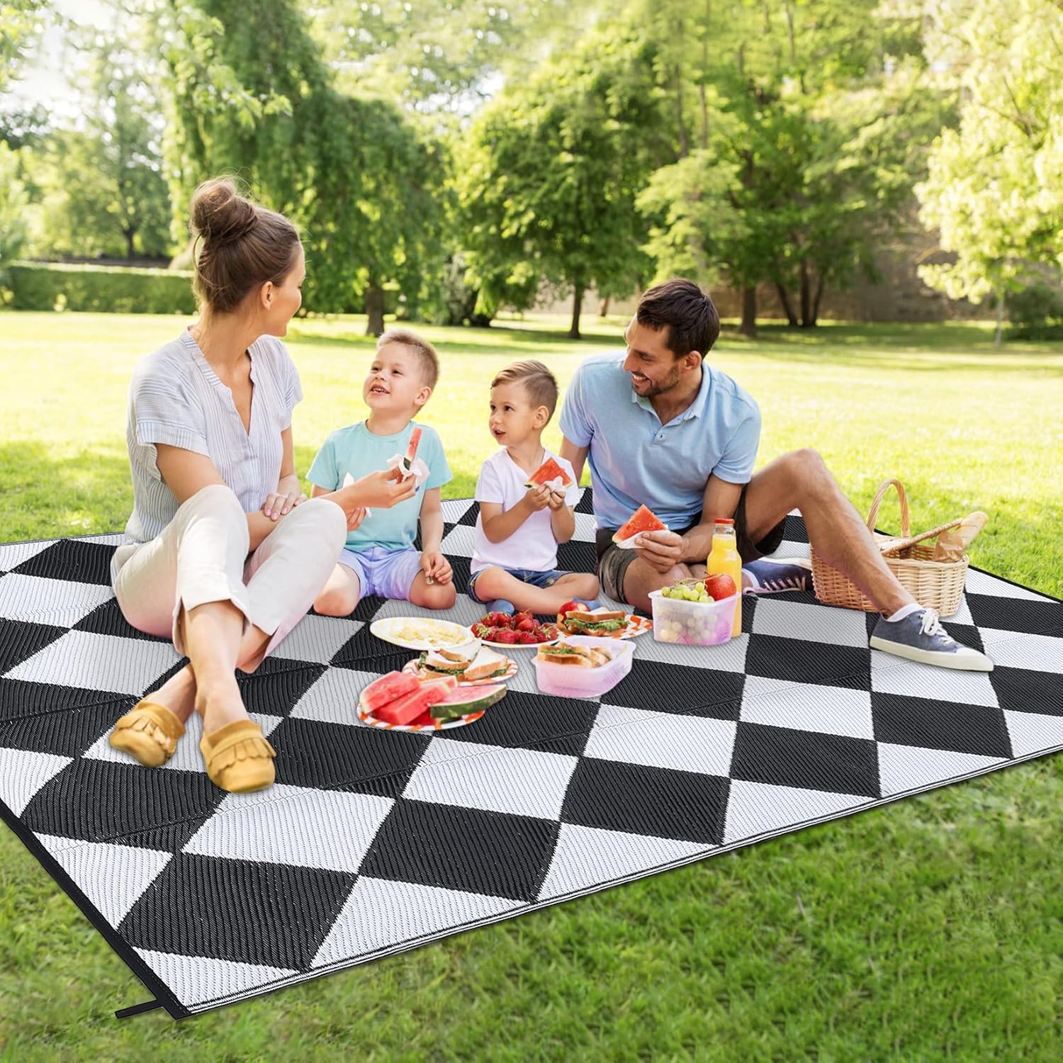 Modern Diamond Pattern Patio Rug, Black & White 9x12 - Image 4