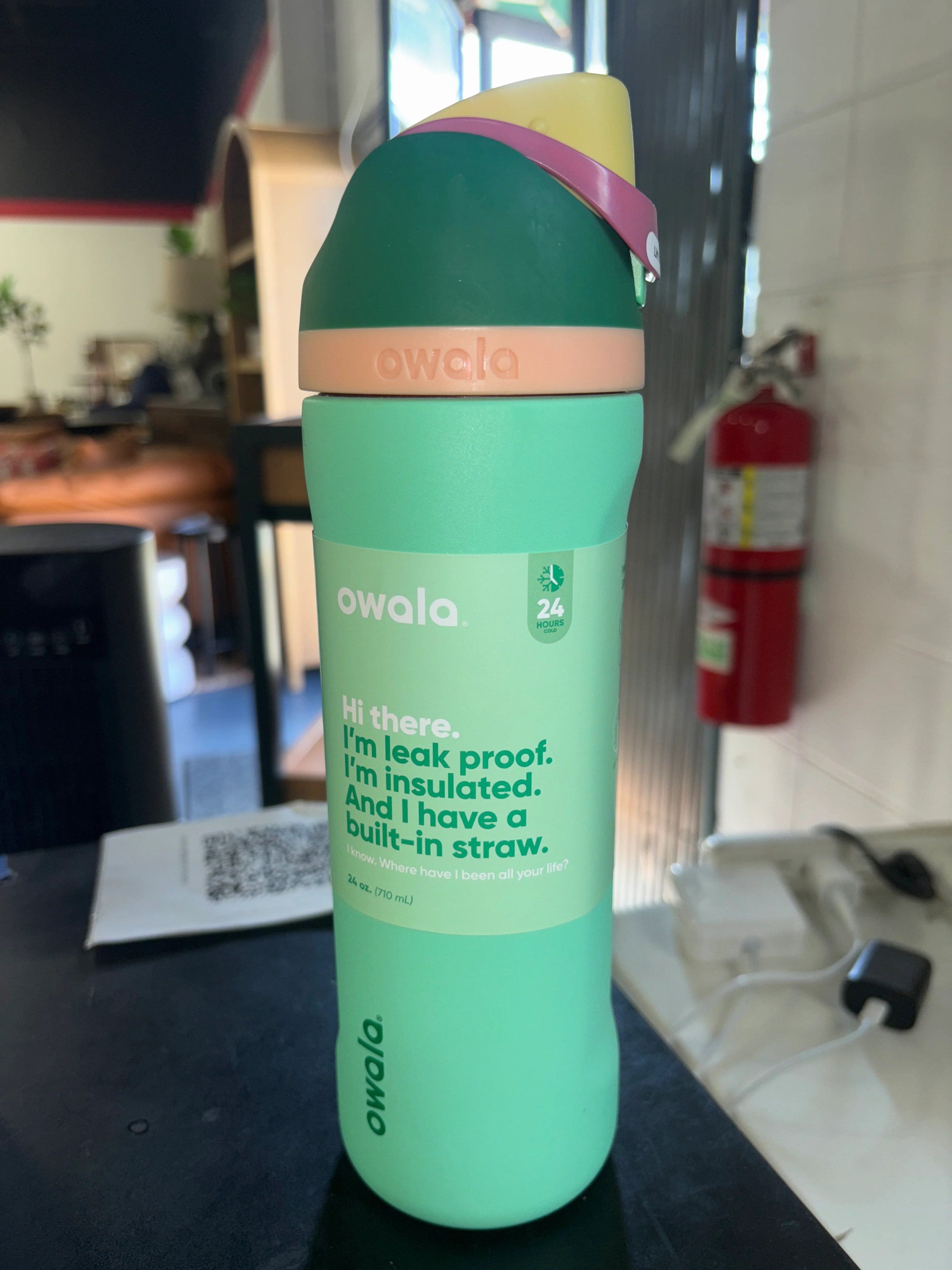 Owala 24oz FreeSip Stainless Steel Water Bottle - Scream Green SHOWROOM ITEM - Image 2