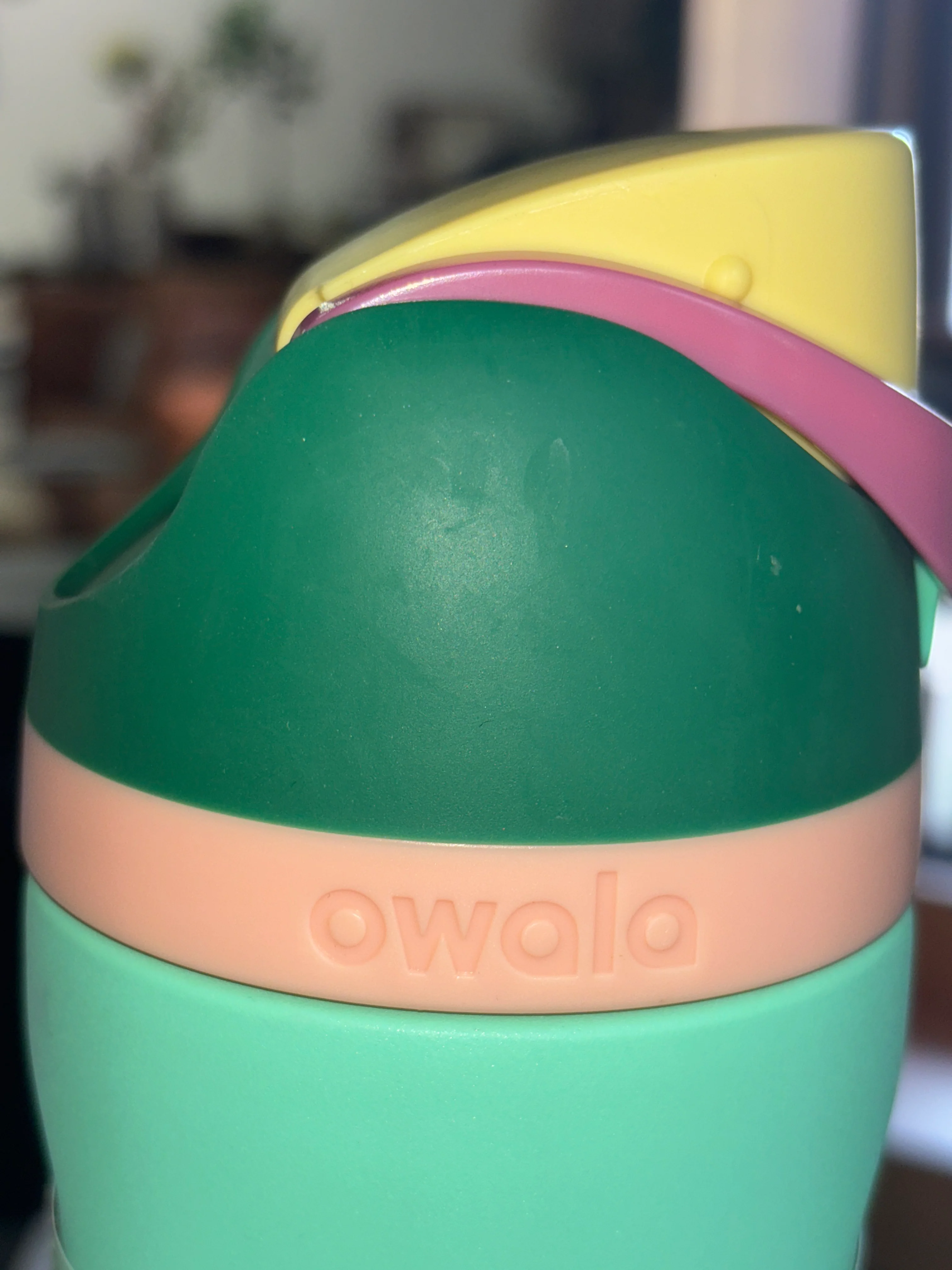 Owala 24oz FreeSip Stainless Steel Water Bottle - Scream Green SHOWROOM ITEM - Image 5