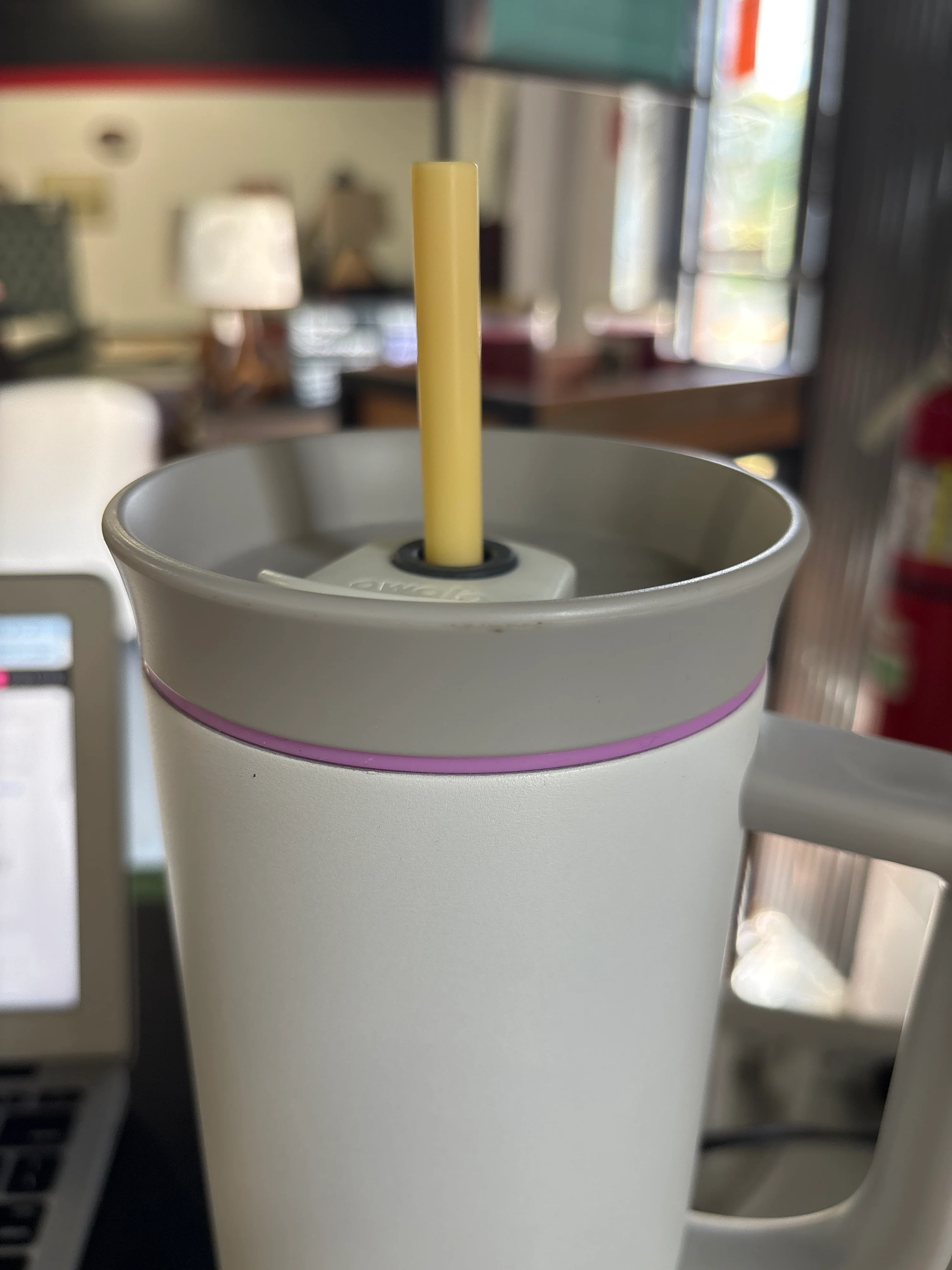 Owala 40oz Stainless Steel Straw Tumbler - Polar Brr/ Yellow Straw SHOWROOM ITEM - Image 4