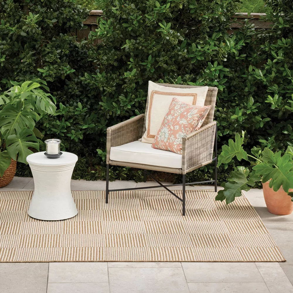 Patterned Grid Outdoor Area Rug 5'x7' - Image 2