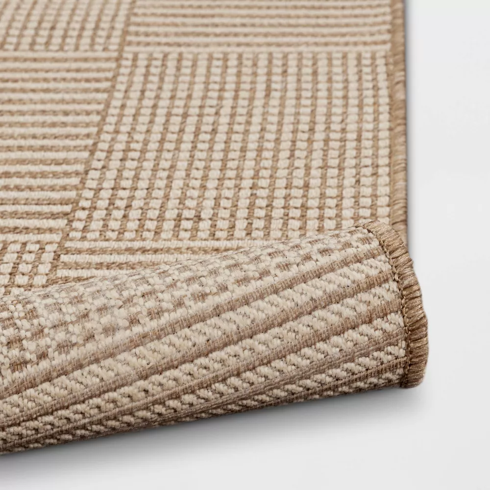Patterned Grid Outdoor Area Rug 5'x7' - Image 4
