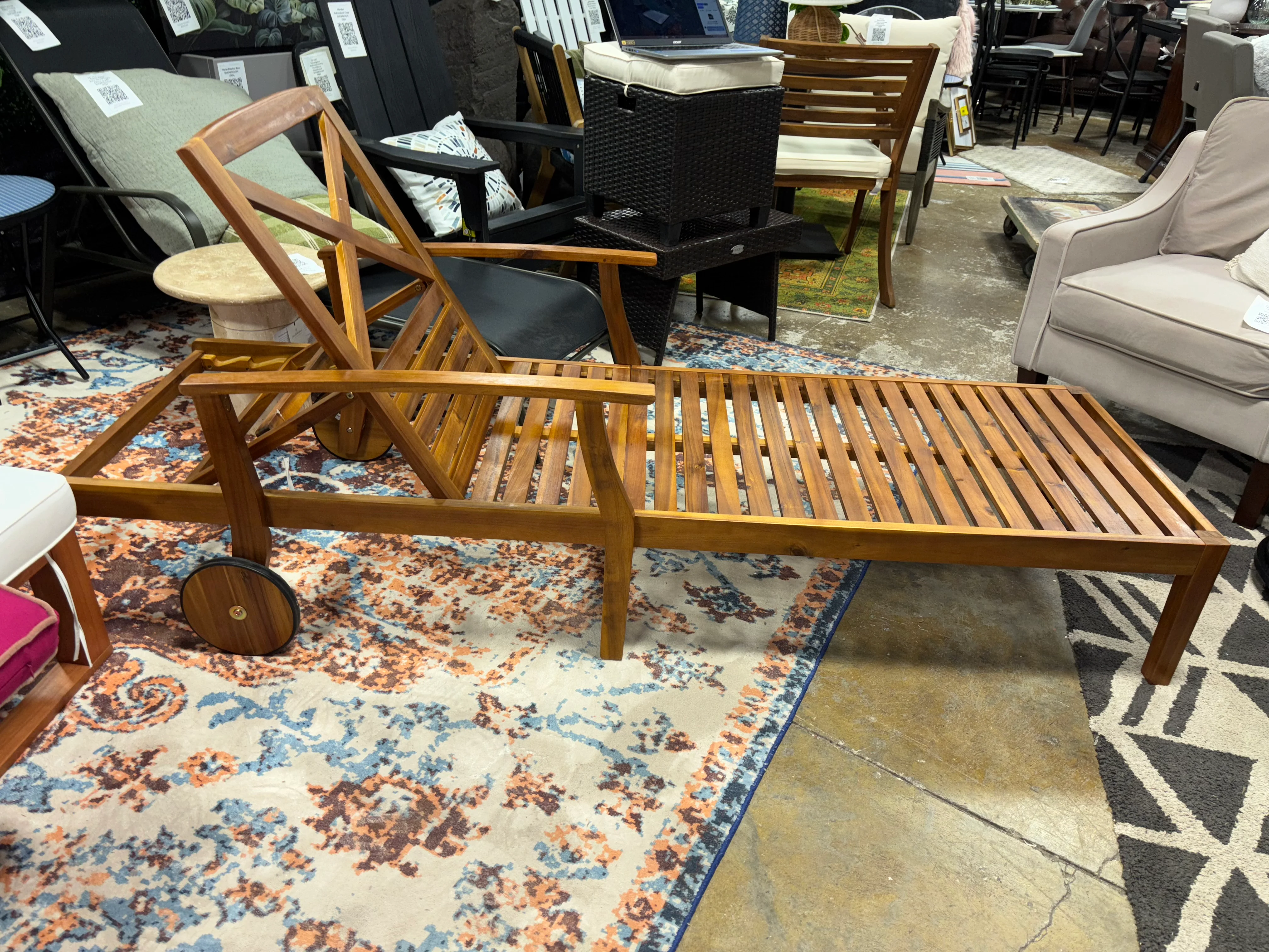 Perla Acacia Chaise Lounge - Teak SHOWROOM ITEM - Image 3
