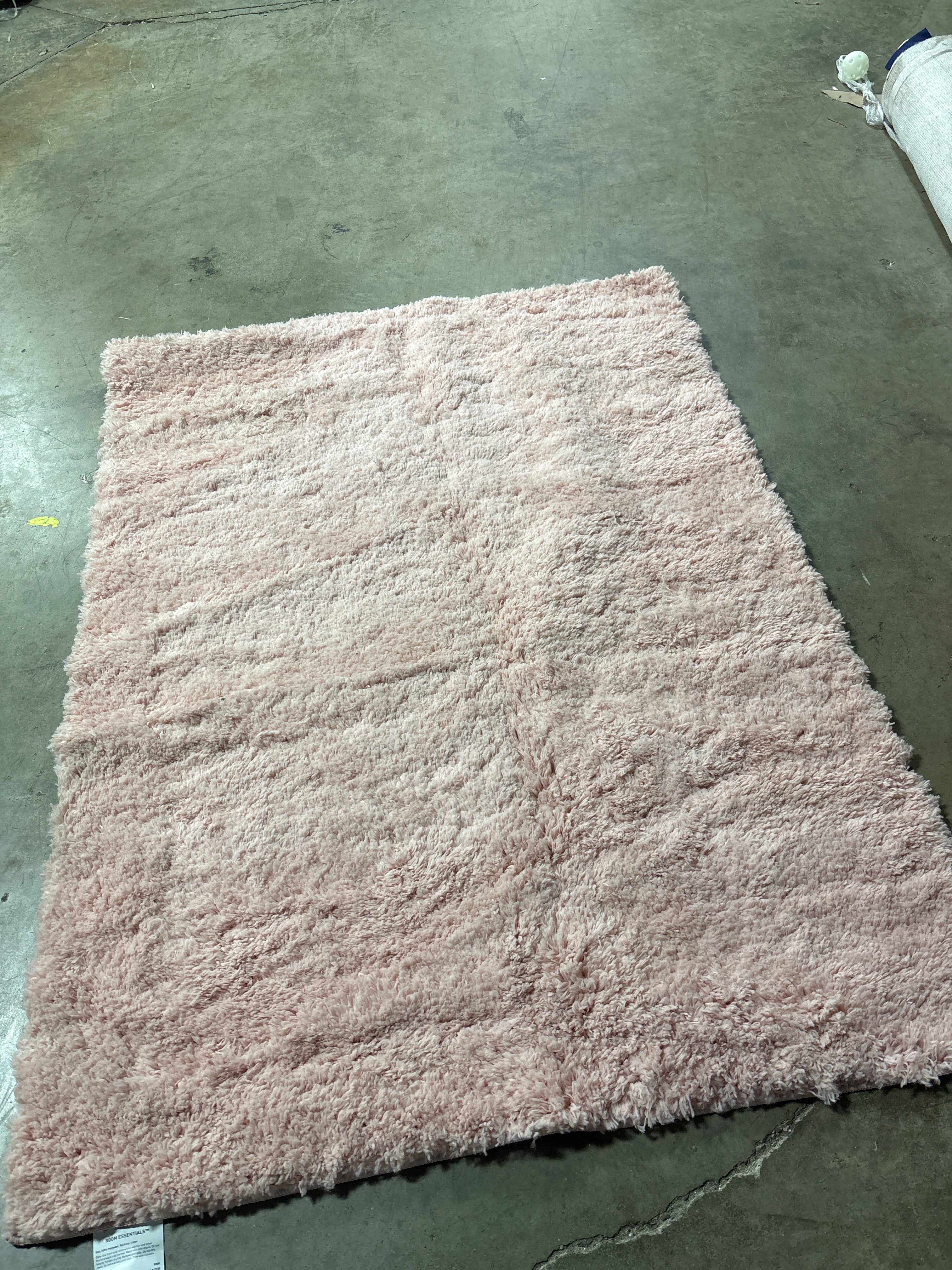 Plush Shag Rug 4'x5'6" - Image 4