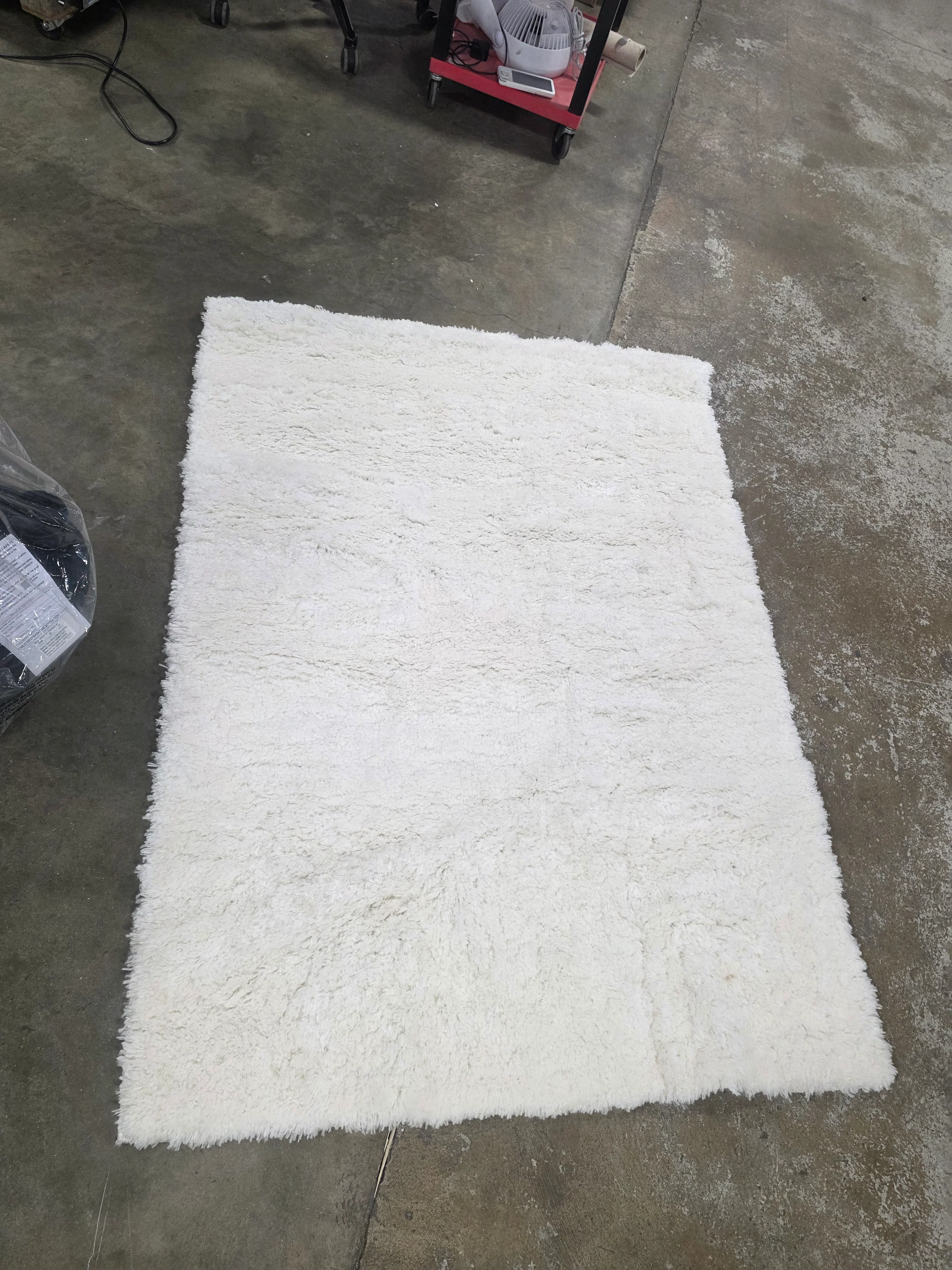 Plush Shag Rug - Image 4