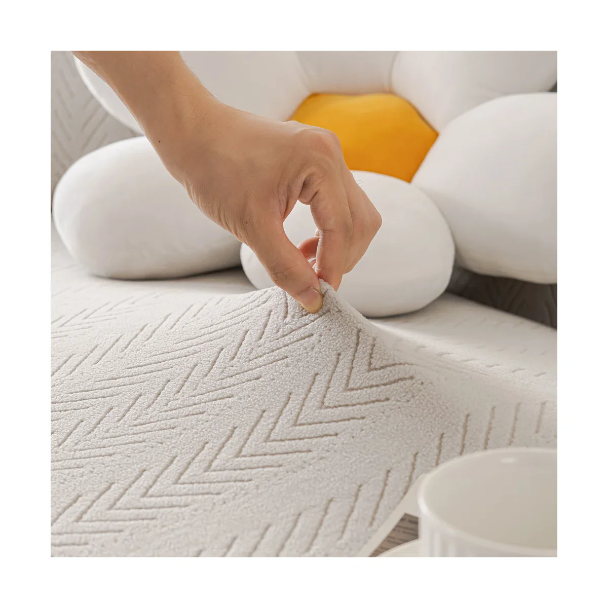 Plush Sofa Cover, Anti-Slip And Anti-Scratch Sofa Cloth - Image 3