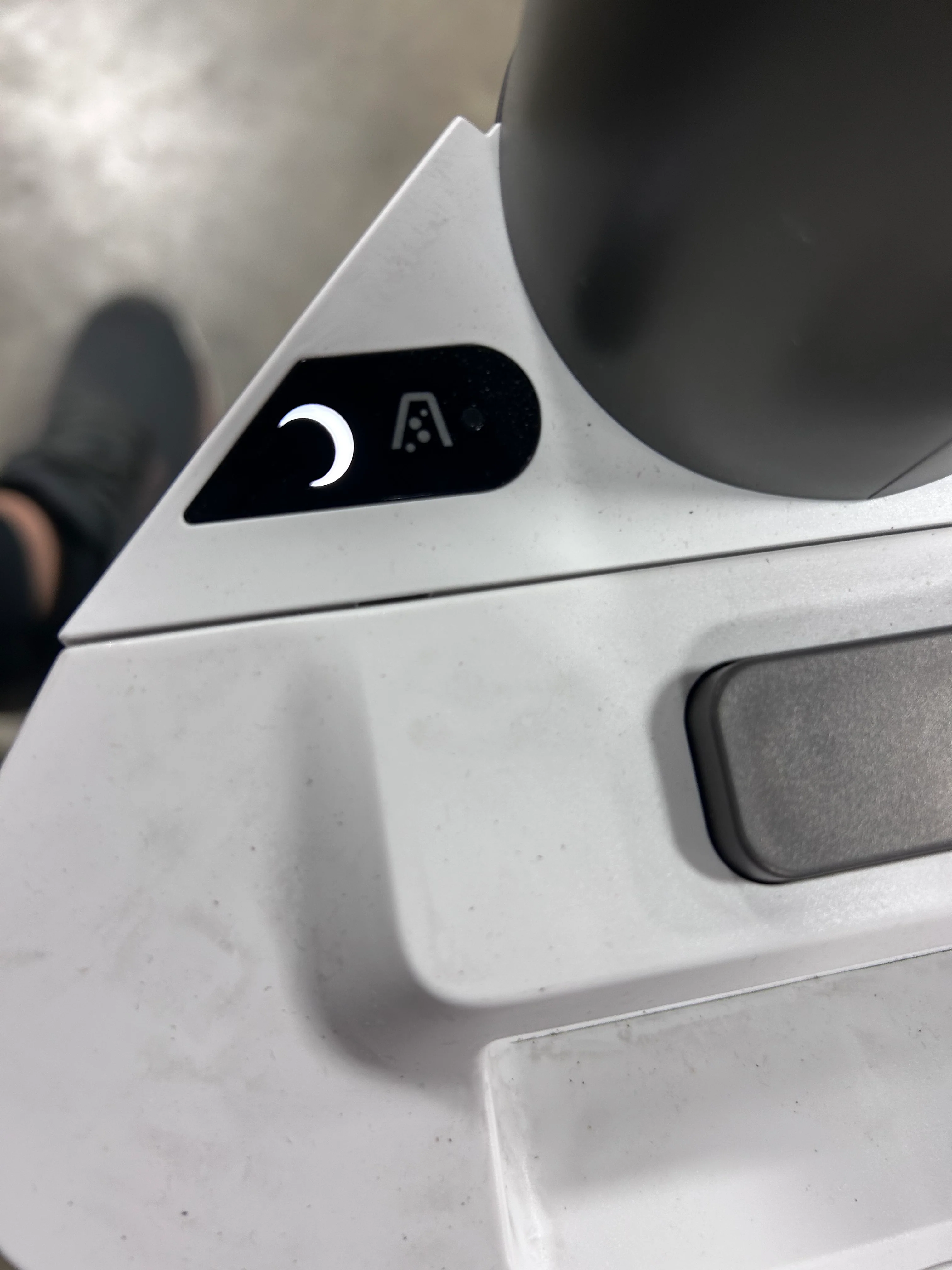 Auto-Empty System with HEPA ONLY White - Image 9