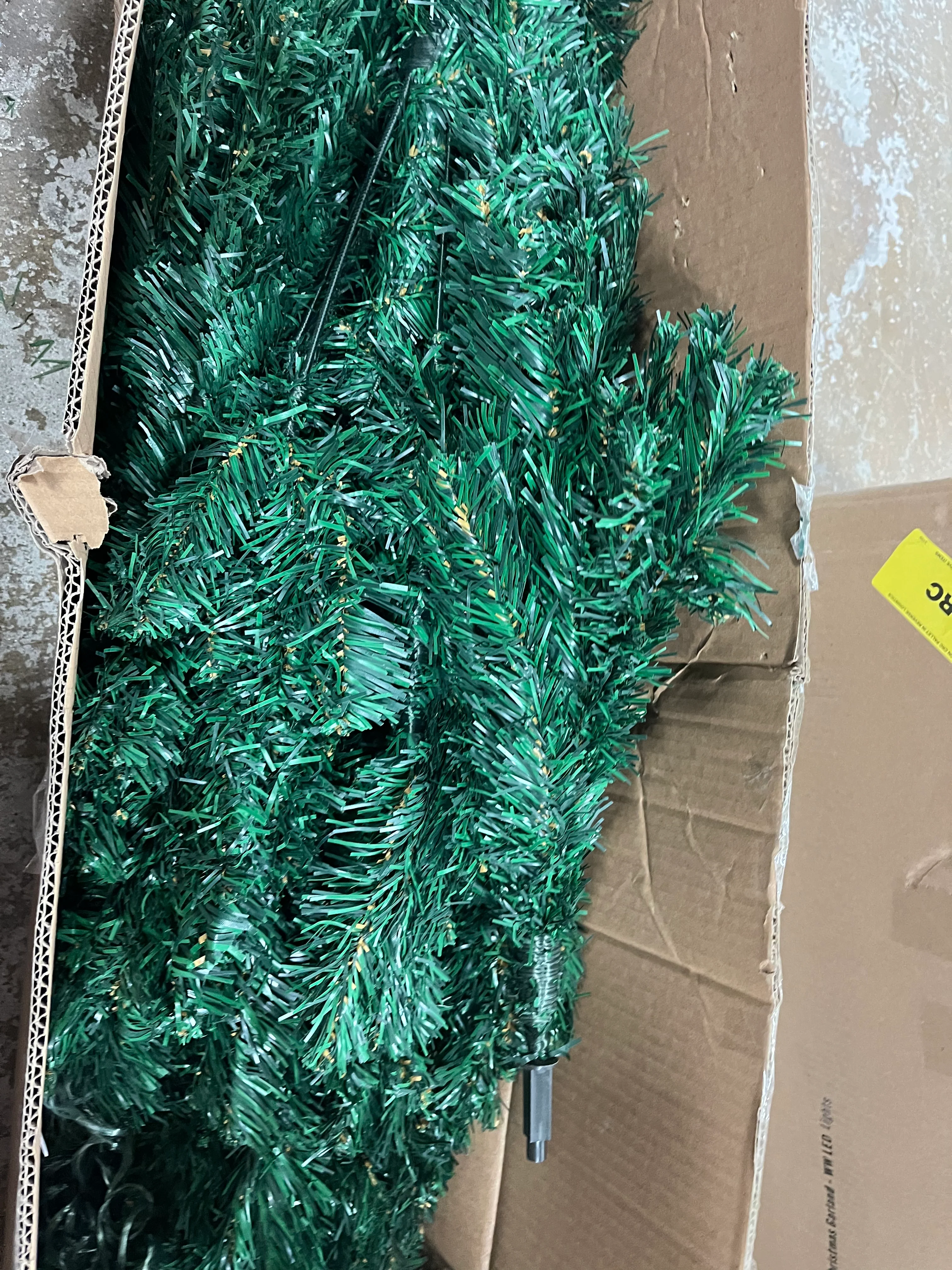 Pre-Lit Christmas Tree with 500 LED Lights, - Image 7