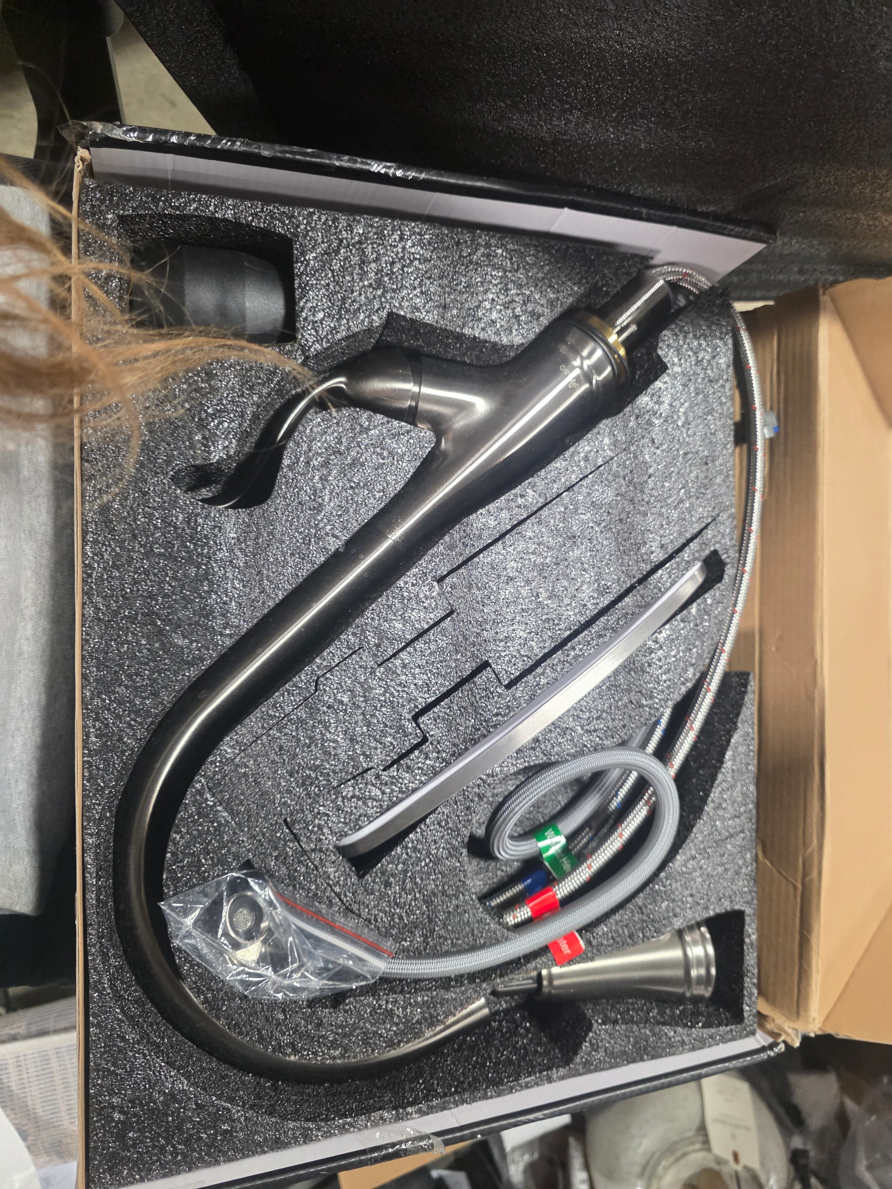 Pull Down Kitchen Faucet - Image 6