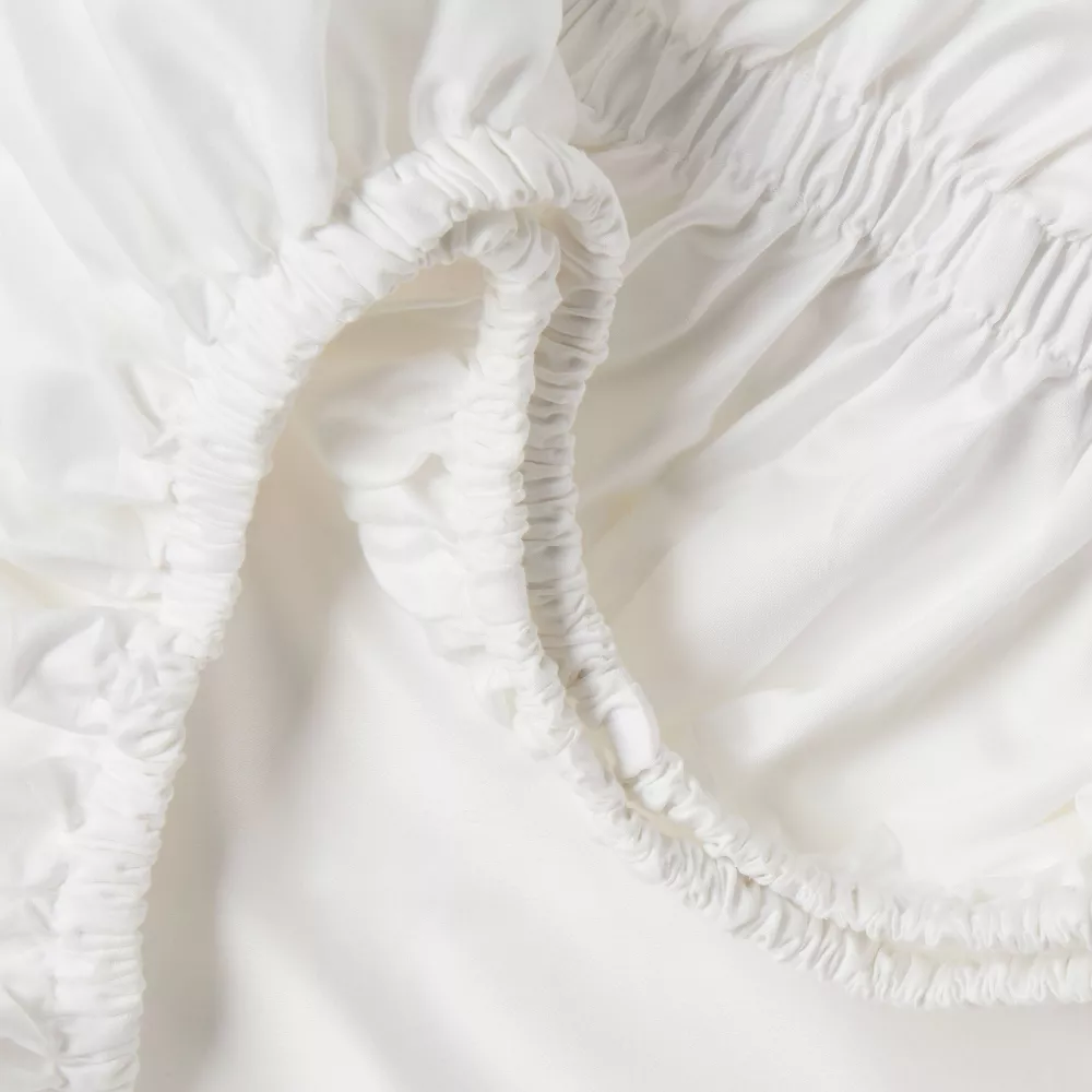 400 Thread Count Performance Sheet Set White Scalloped Hem Queen - Image 2
