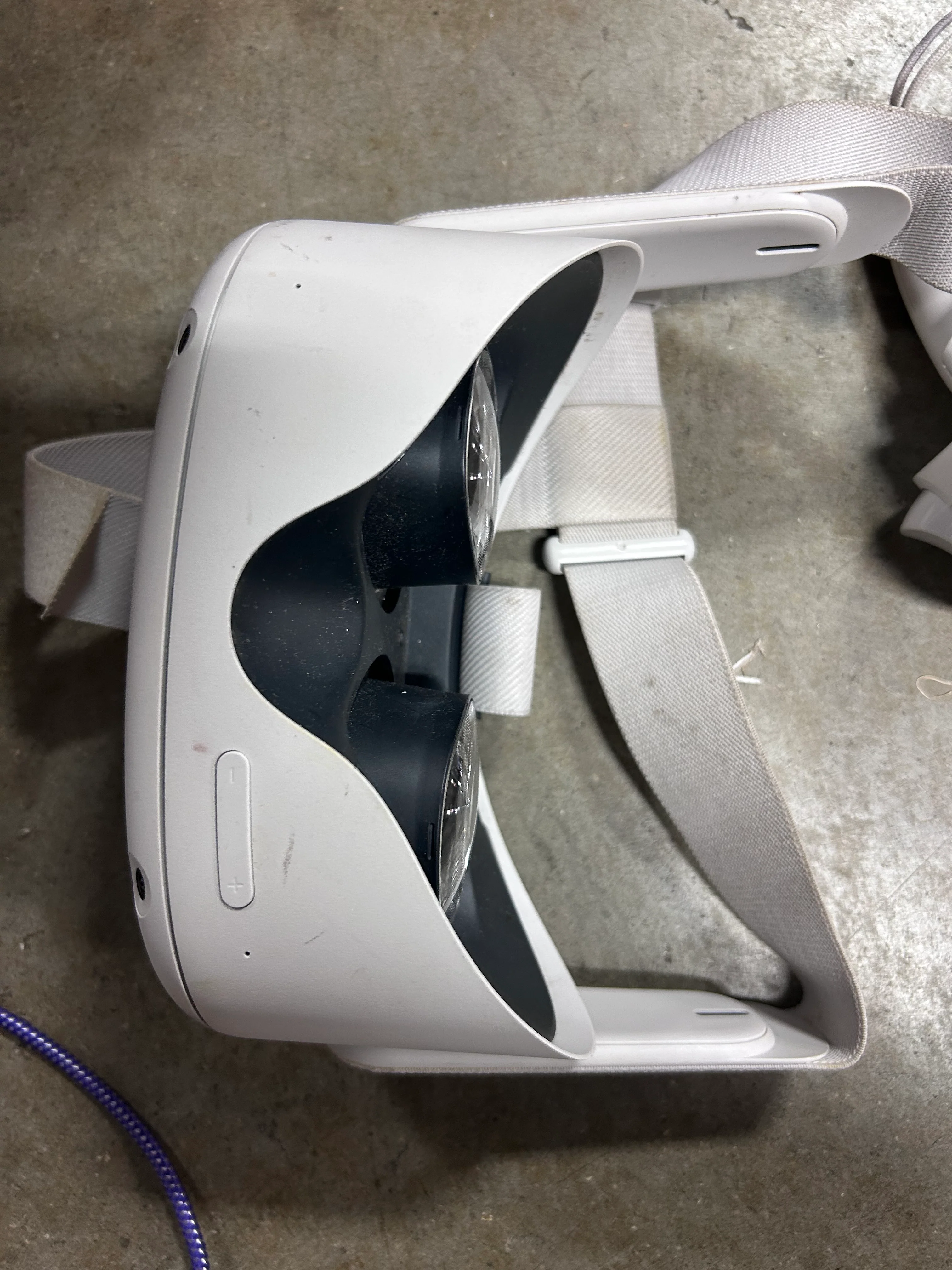 Quest (Oculus) - Advanced All-In-One Virtual Reality Headset - Image 6