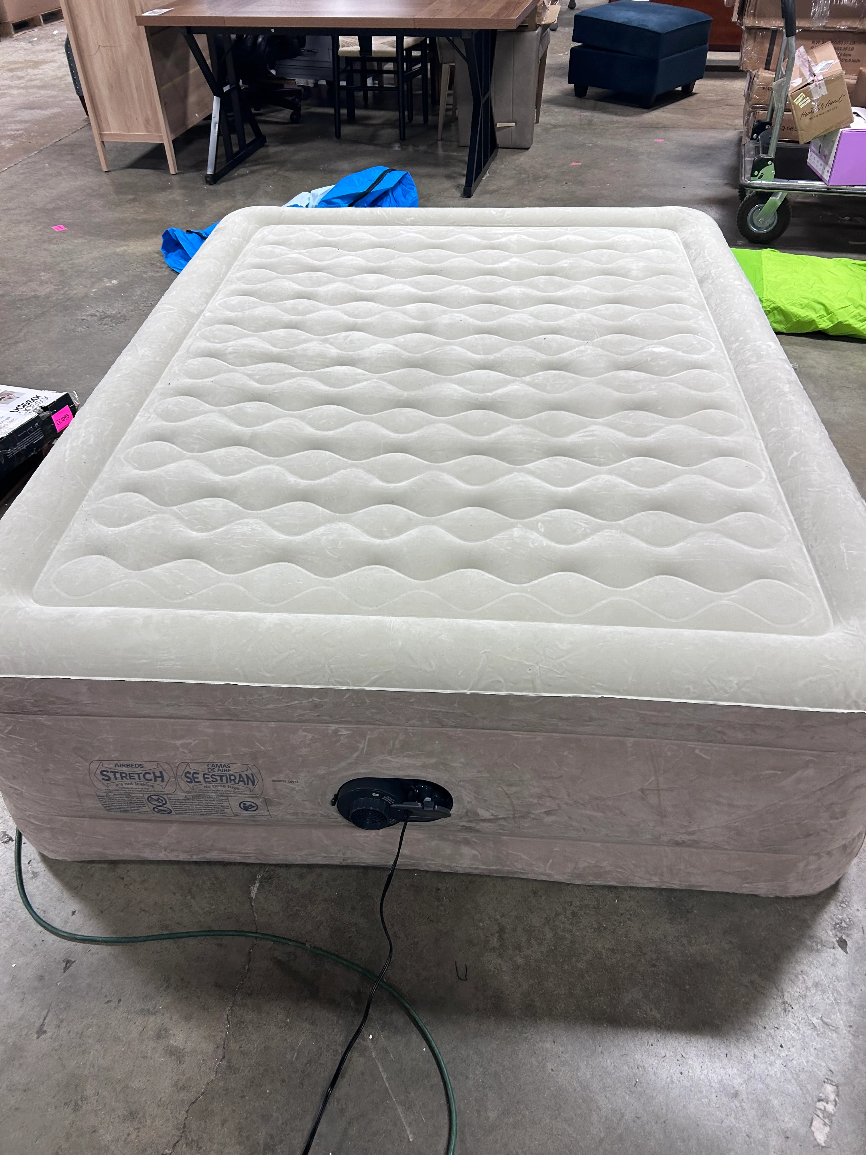 Raised TruAire Queen Air Mattress with Internal - Image 6
