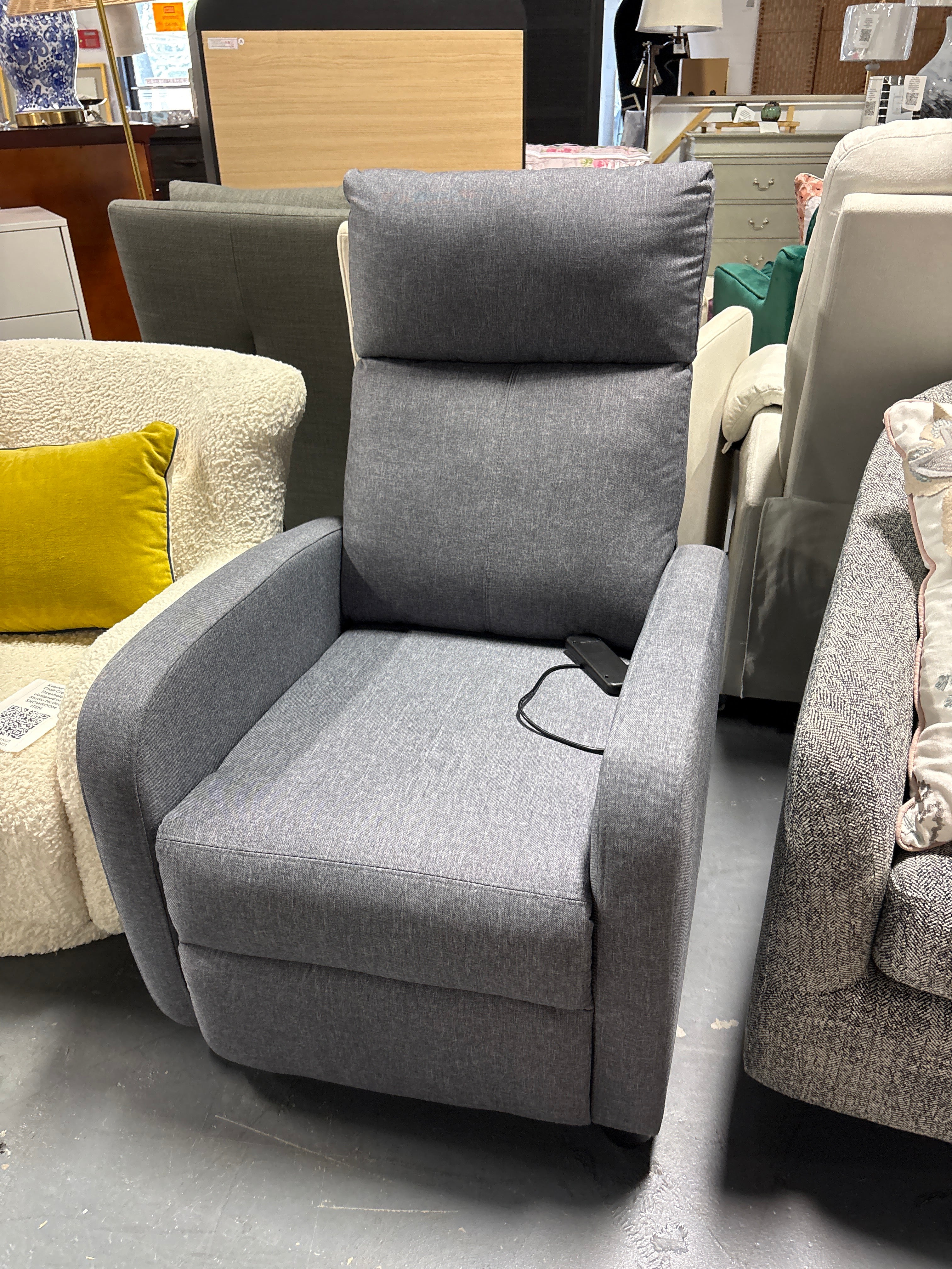 Recliner Armchair – Manual Push Back, High Back, Thick Cushion, Retractable Footrest, Side Pocket, Linen Single Sofa for Living Room, Bedroom – Grey SHOWROOM ITEM - Image 2