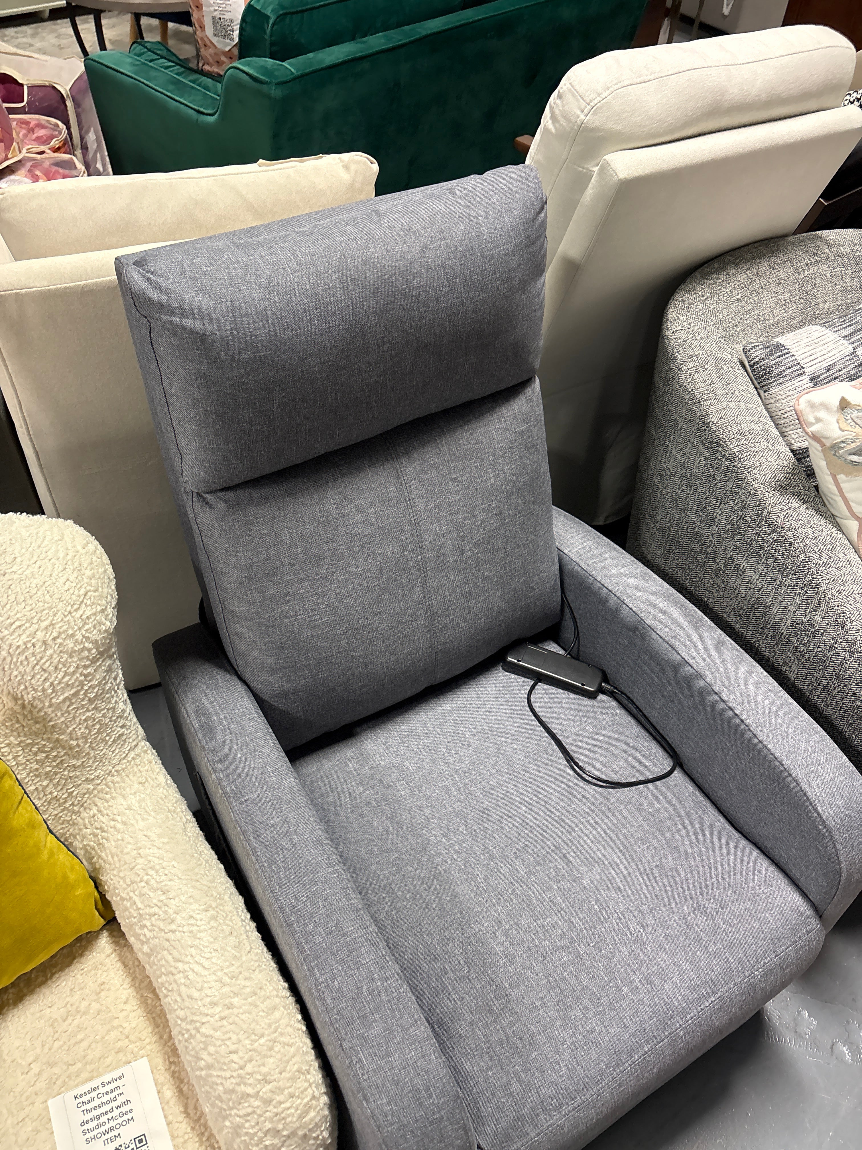 Recliner Armchair – Manual Push Back, High Back, Thick Cushion, Retractable Footrest, Side Pocket, Linen Single Sofa for Living Room, Bedroom – Grey SHOWROOM ITEM - Image 3