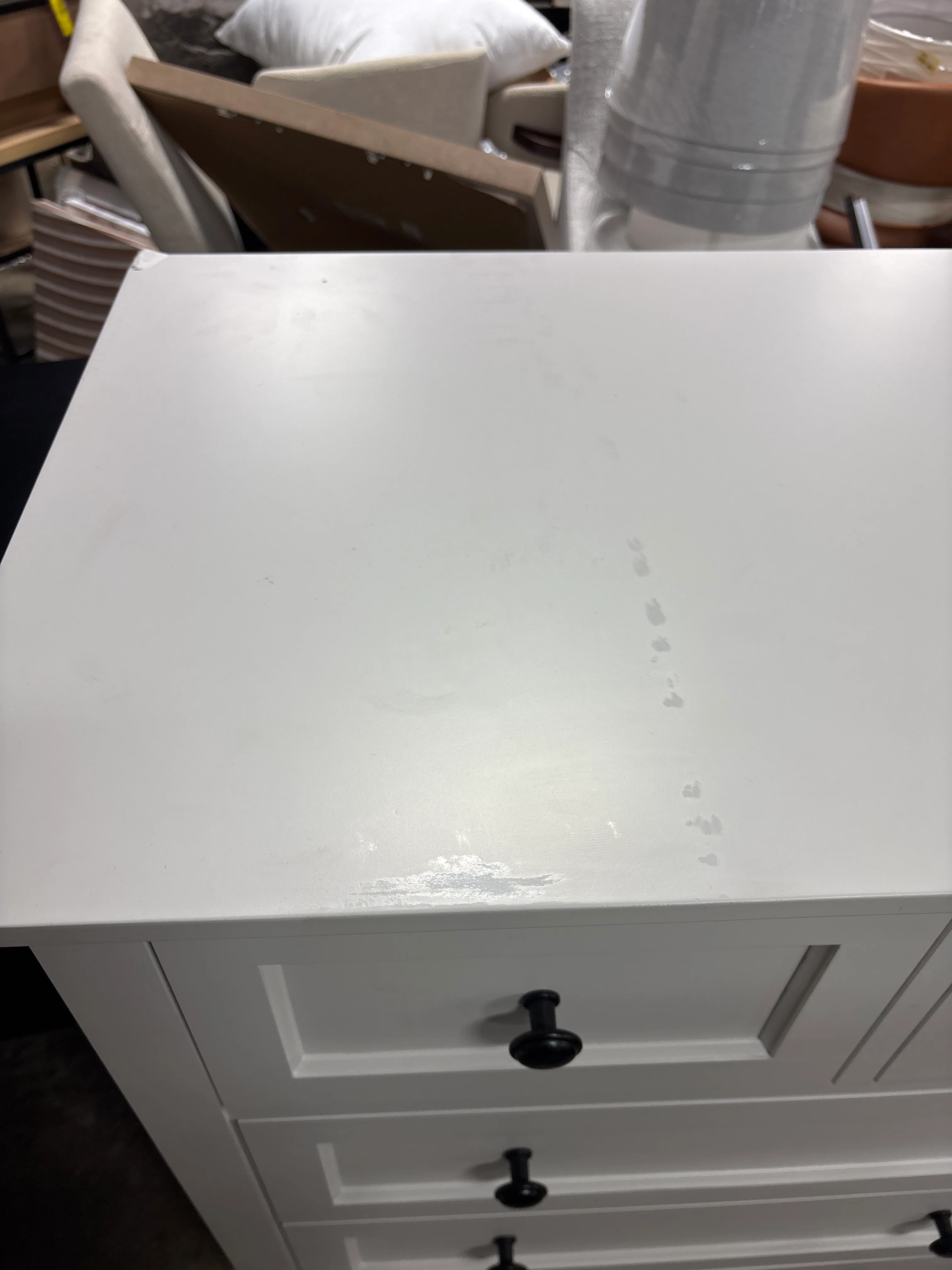 Renee 8 Drawer Dresser - White SHOWROOM ITEM - Image 5